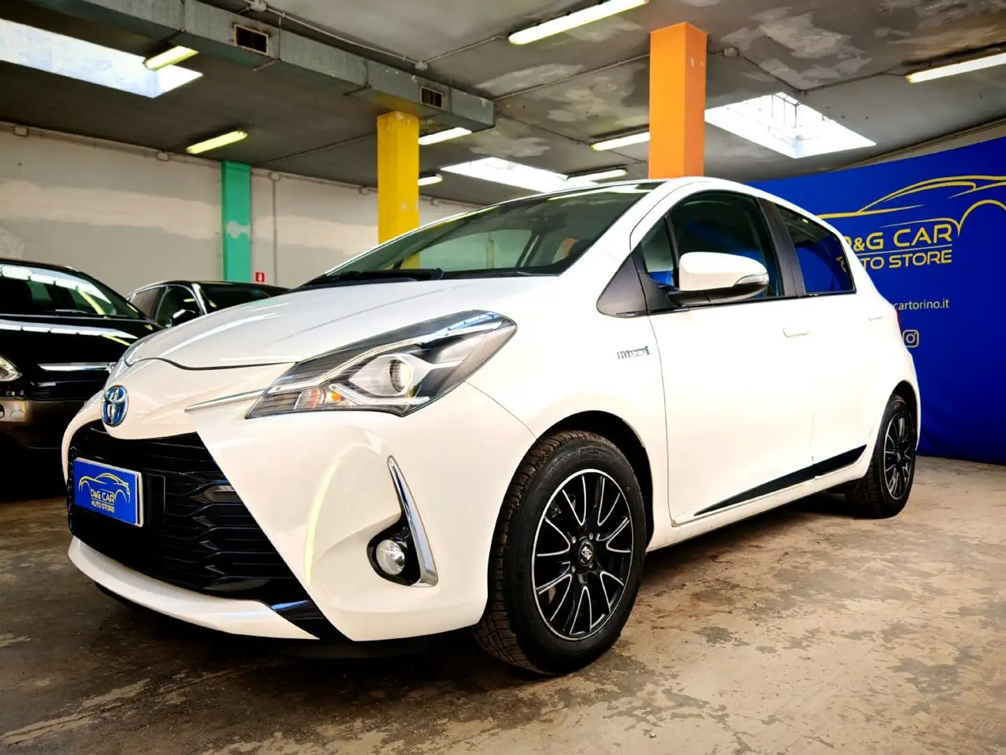 Toyota Yaris Yaris 1.5 Hybrid Active 5 Porte Wit - 2