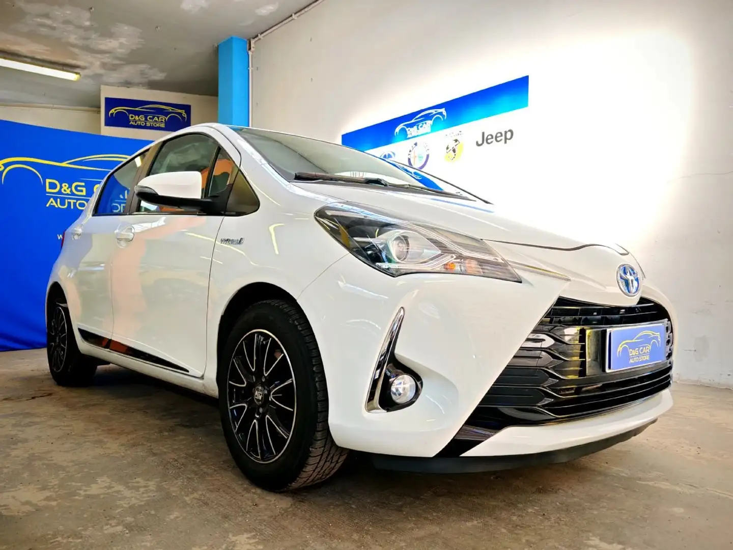 Toyota Yaris Yaris 1.5 Hybrid Active 5 Porte Wit - 1