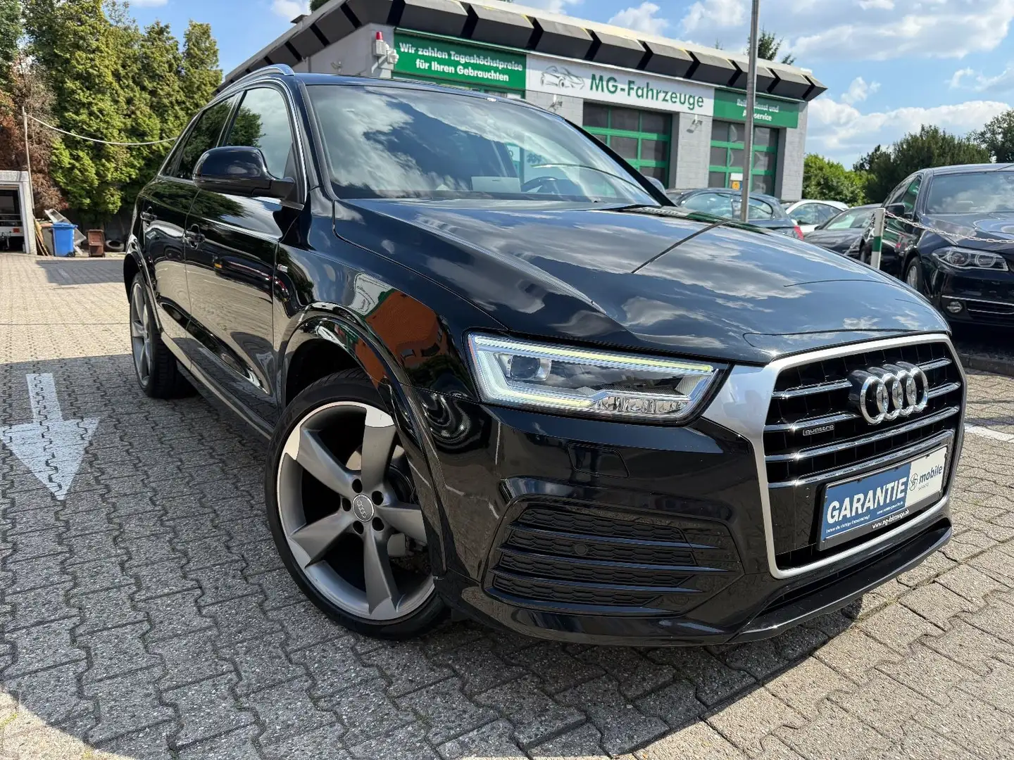 Audi Q3 sport quattro S-SLINE SPORT PLUS AUTOMAT AHK Grijs - 1