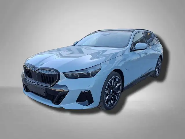 BMW 550 Touring M Sportpaket Pro 550e xDrive 360 kW (48...