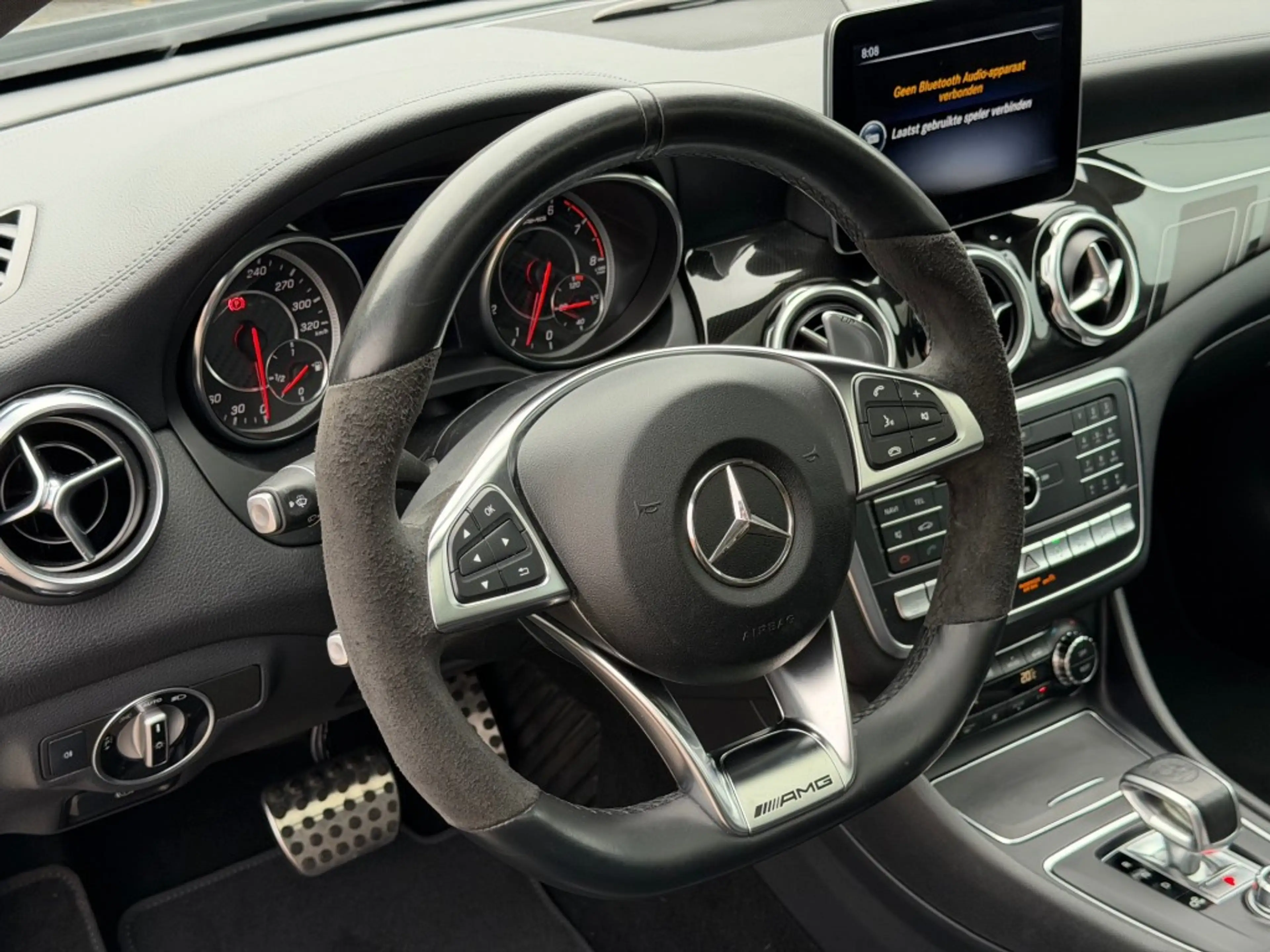 Mercedes-Benz GLA 45 AMG 45 AMG 4 Matic 381 PK Pano Leer Keyless H&K — photo 33