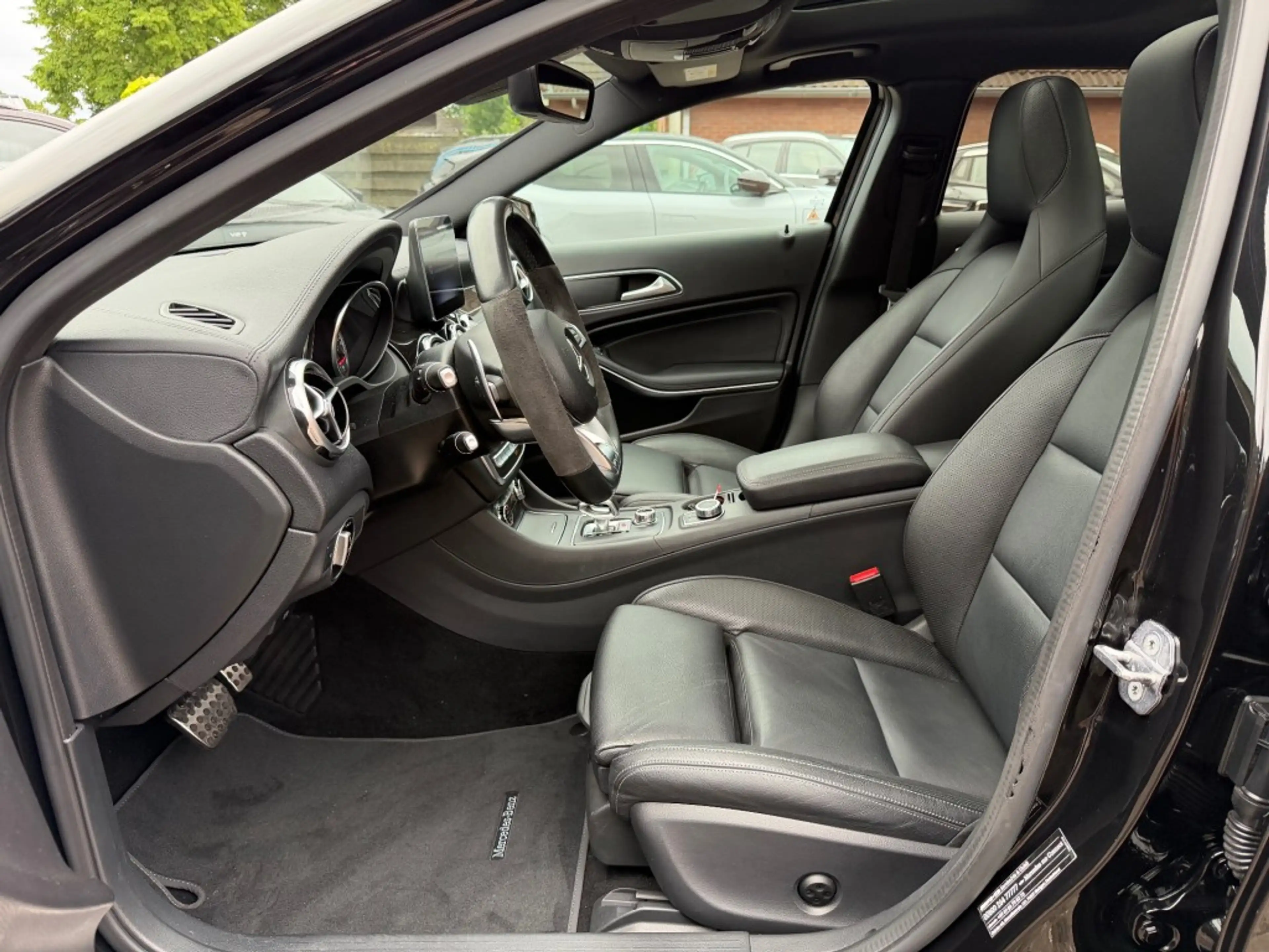 Mercedes-Benz GLA 45 AMG 45 AMG 4 Matic 381 PK Pano Leer Keyless H&K — photo 19