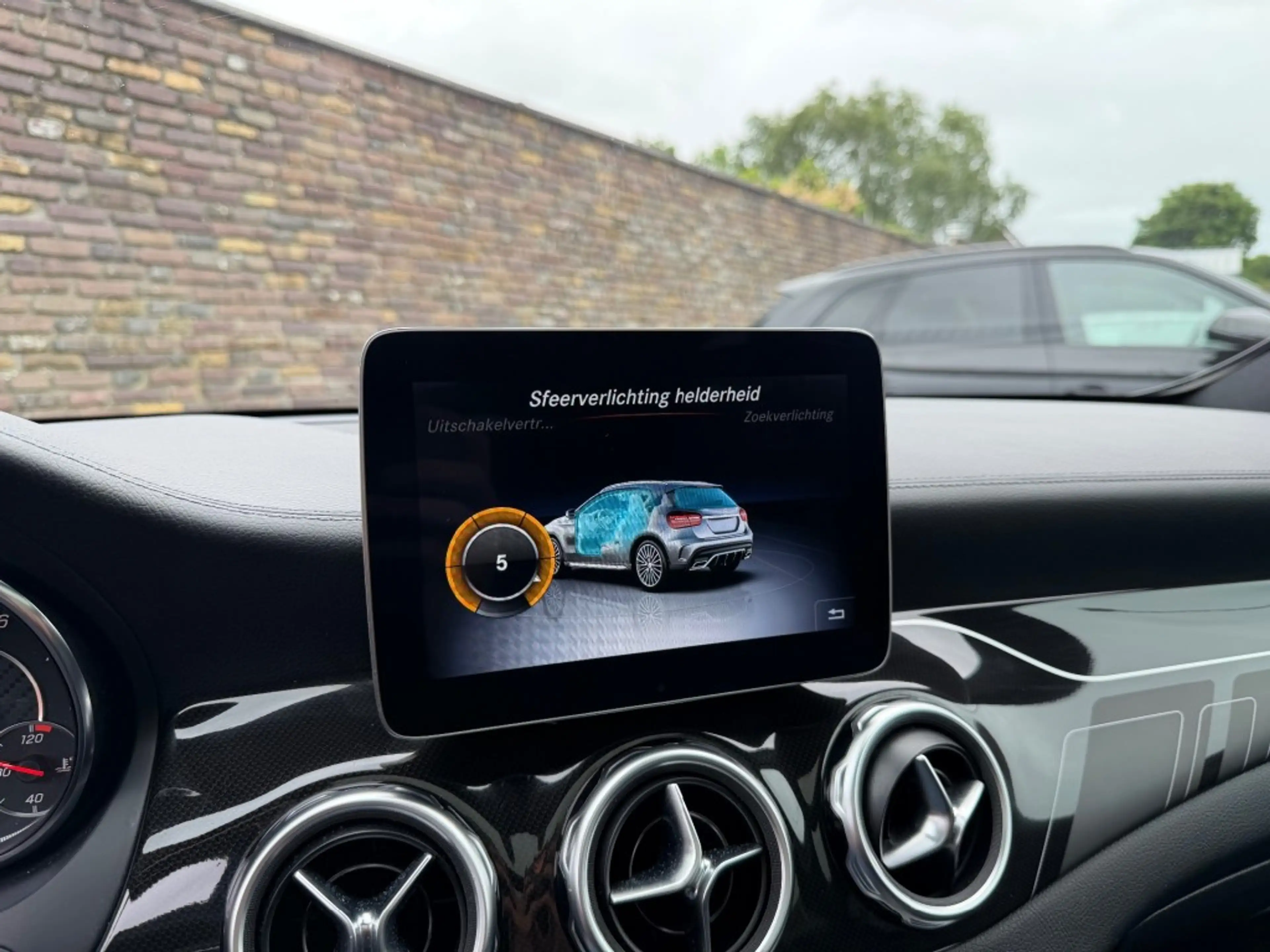 Mercedes-Benz GLA 45 AMG 45 AMG 4 Matic 381 PK Pano Leer Keyless H&K — photo 46