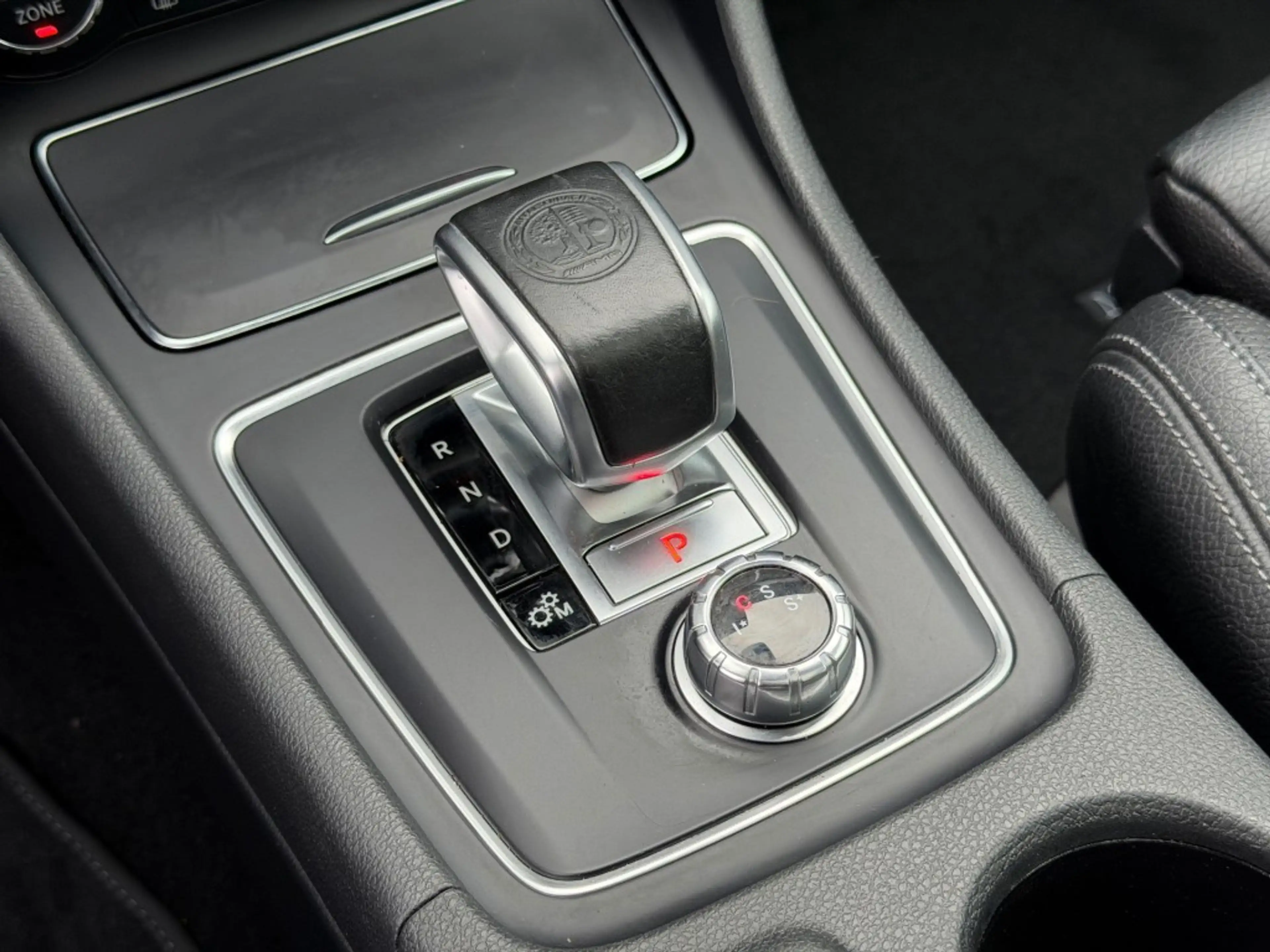 Mercedes-Benz GLA 45 AMG 45 AMG 4 Matic 381 PK Pano Leer Keyless H&K — photo 38