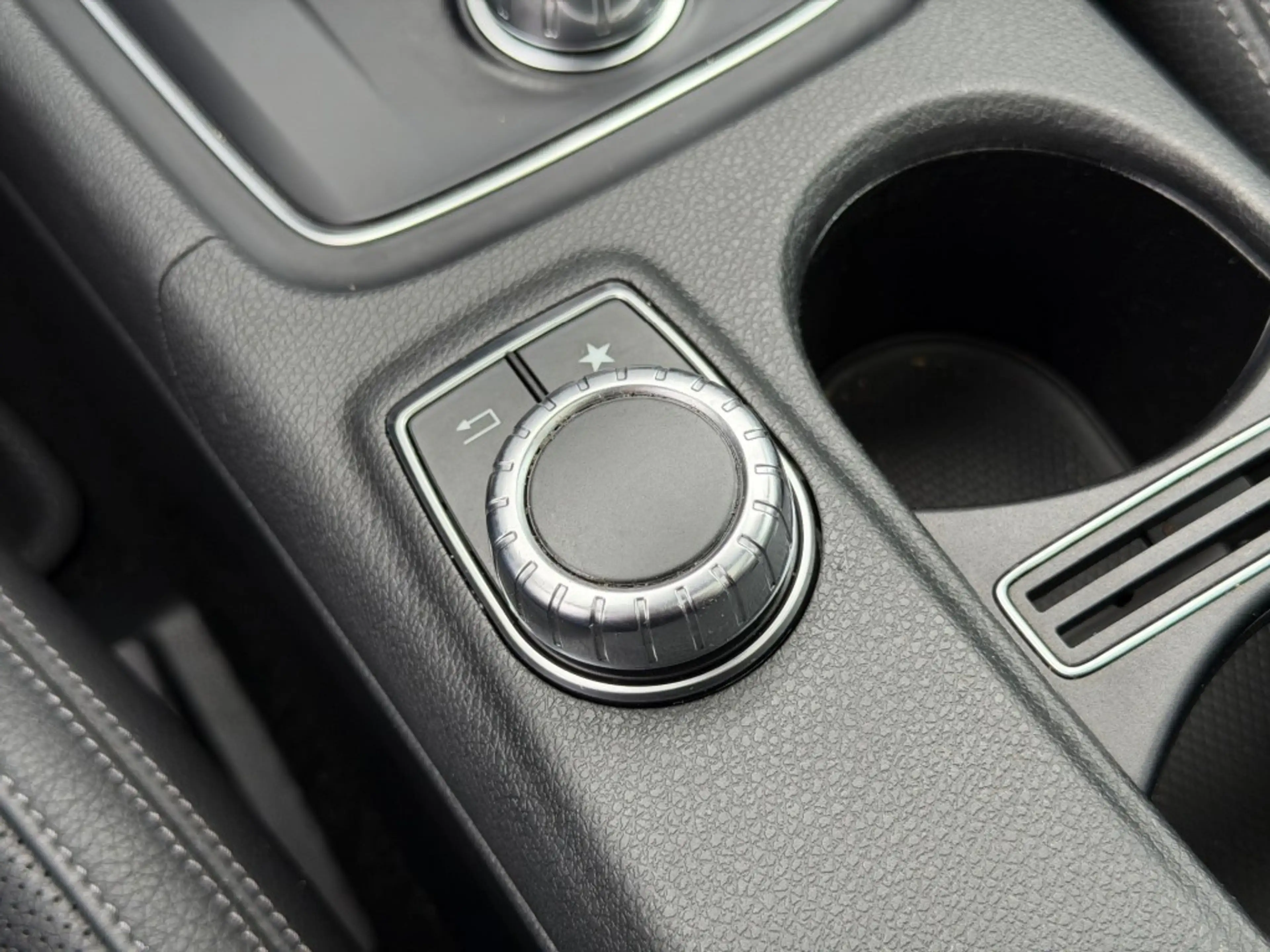 Mercedes-Benz GLA 45 AMG 45 AMG 4 Matic 381 PK Pano Leer Keyless H&K — photo 39