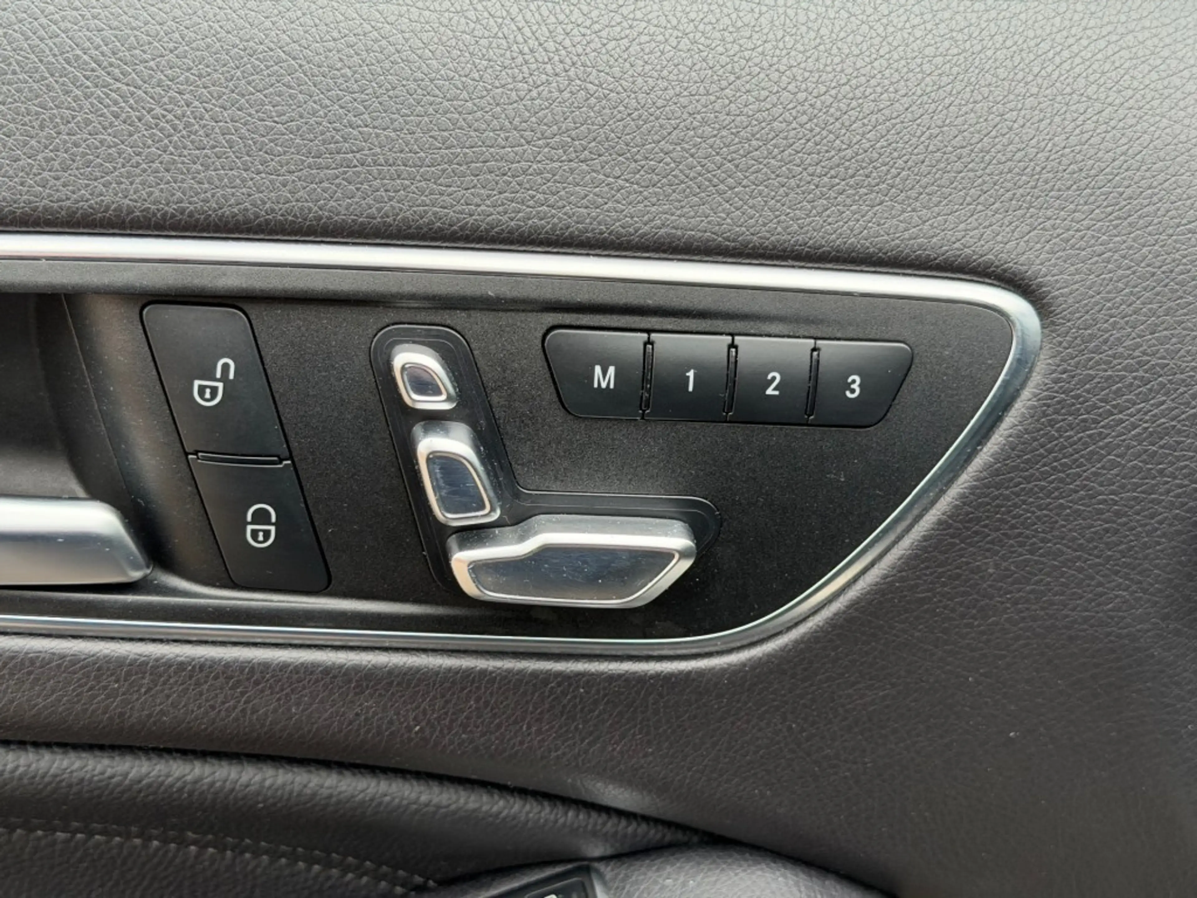 Mercedes-Benz GLA 45 AMG 45 AMG 4 Matic 381 PK Pano Leer Keyless H&K — photo 30