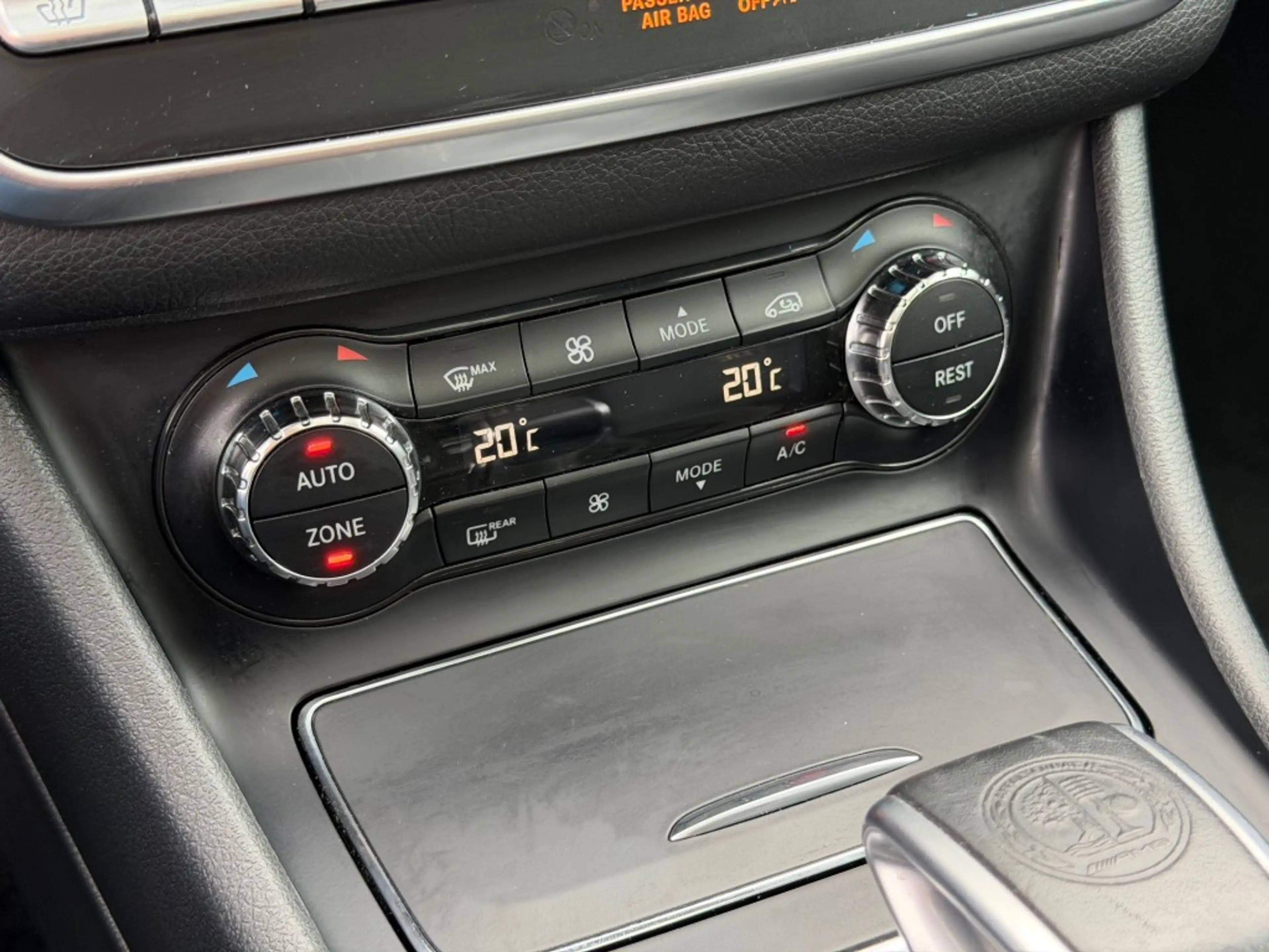 Mercedes-Benz GLA 45 AMG 45 AMG 4 Matic 381 PK Pano Leer Keyless H&K — photo 40