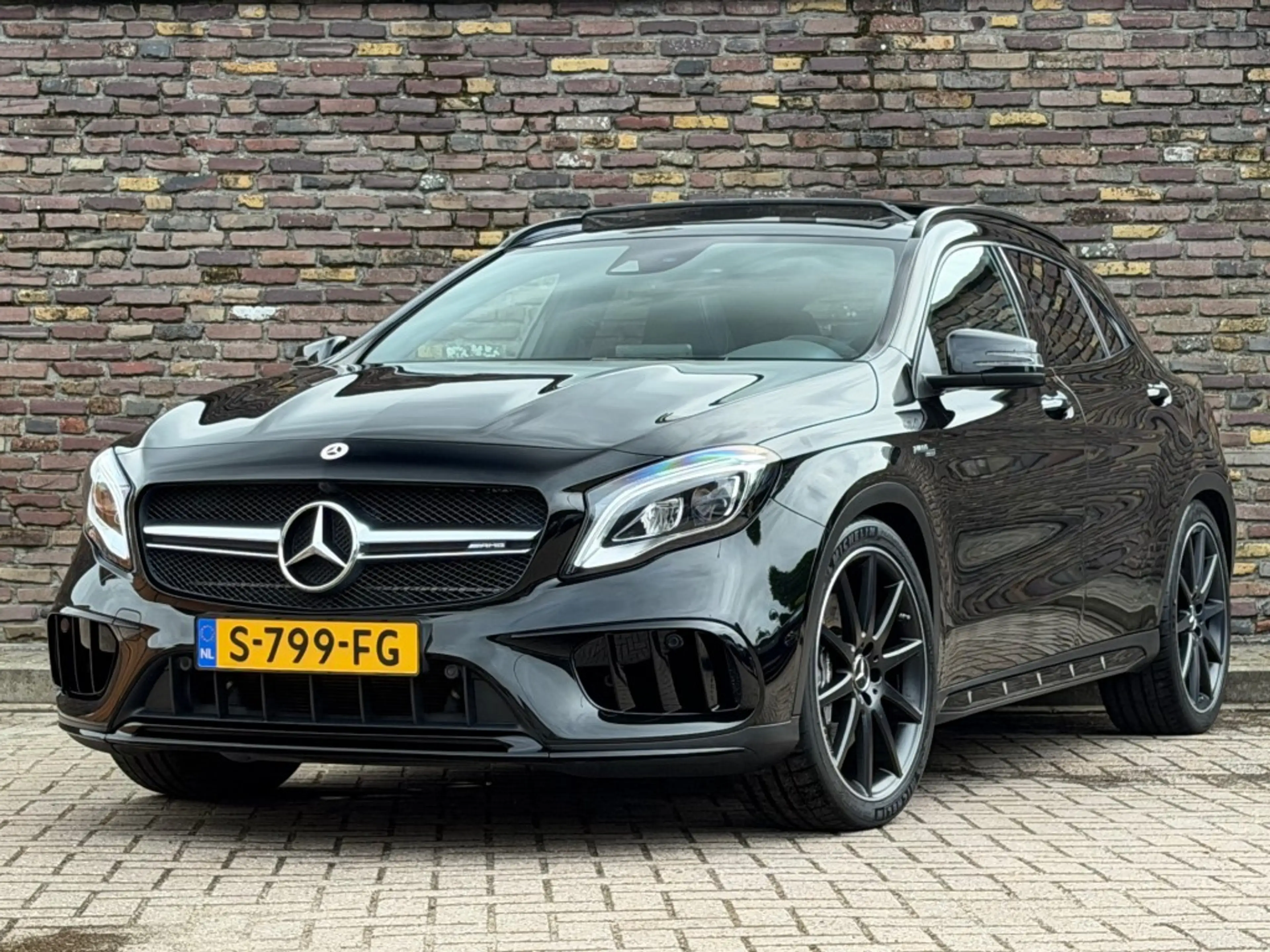 Mercedes-Benz GLA 45 AMG 45 AMG 4 Matic 381 PK Pano Leer Keyless H&K — photo 6
