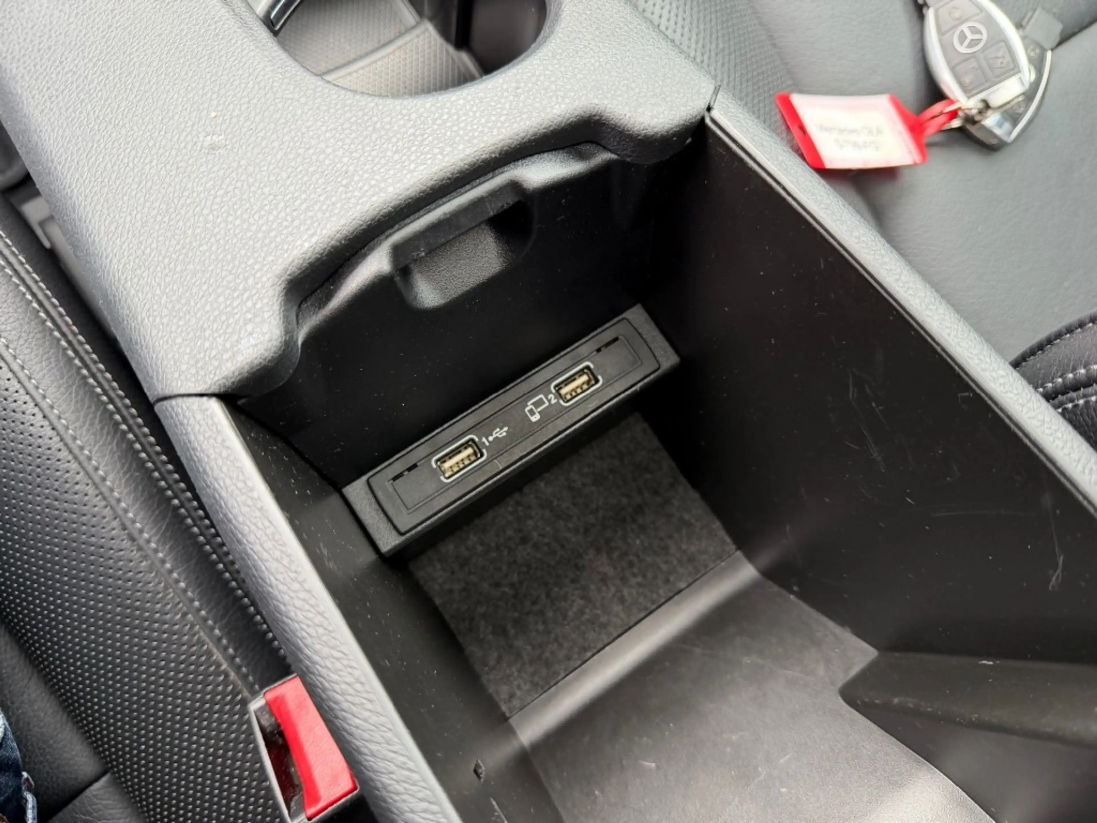 Mercedes-Benz GLA 45 AMG 45 AMG 4 Matic 381 PK Pano Leer Keyless H&K — photo 37