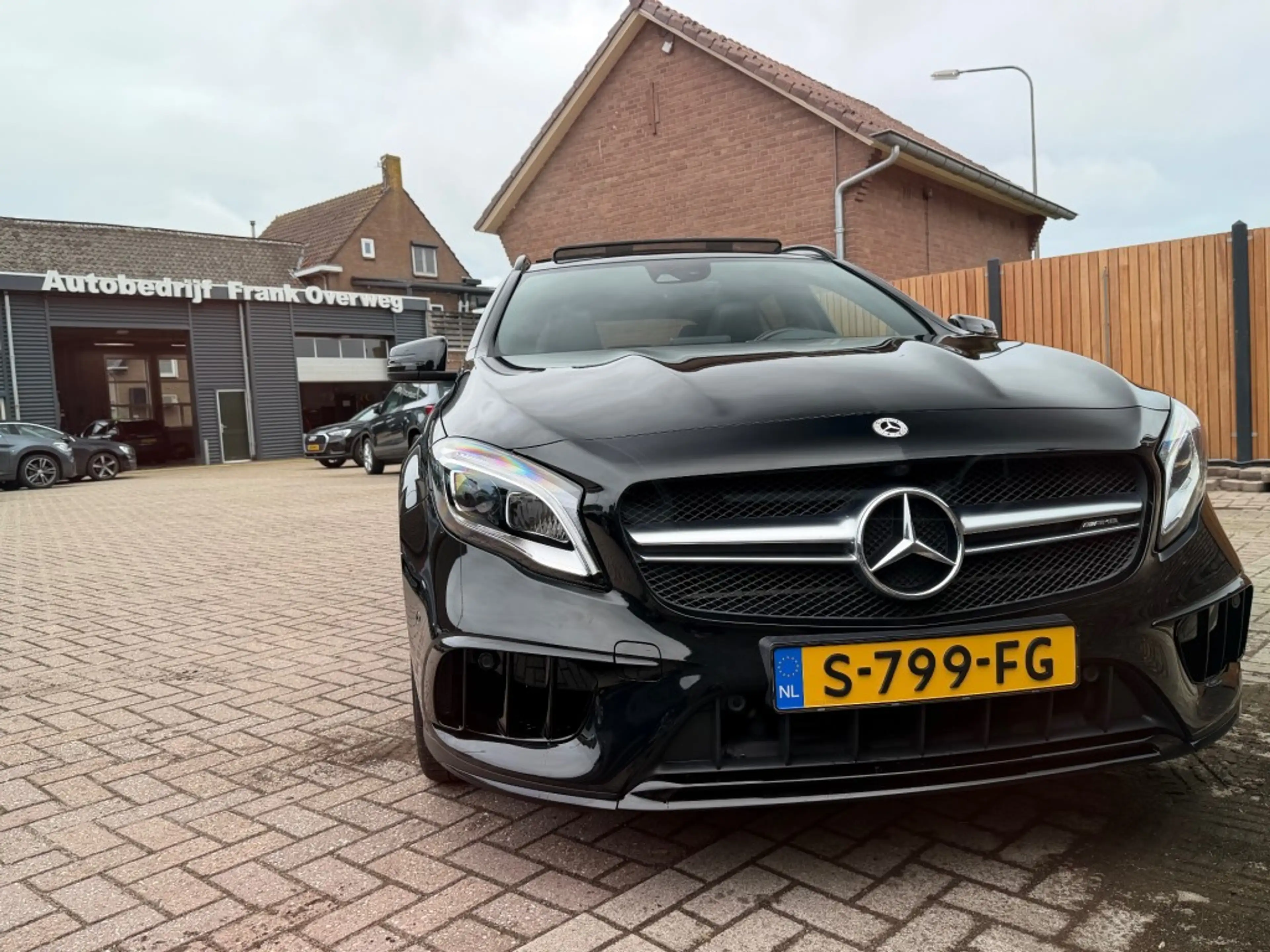 Mercedes-Benz GLA 45 AMG 45 AMG 4 Matic 381 PK Pano Leer Keyless H&K — photo 14