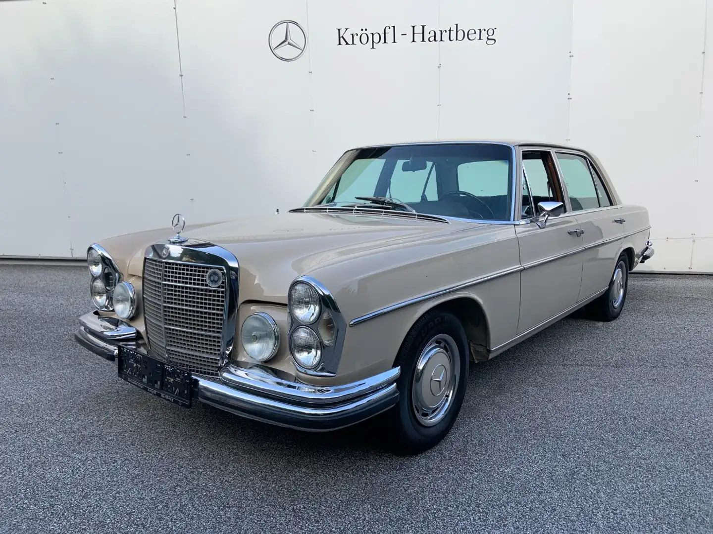 Mercedes-Benz 280 SEL Beige - 2
