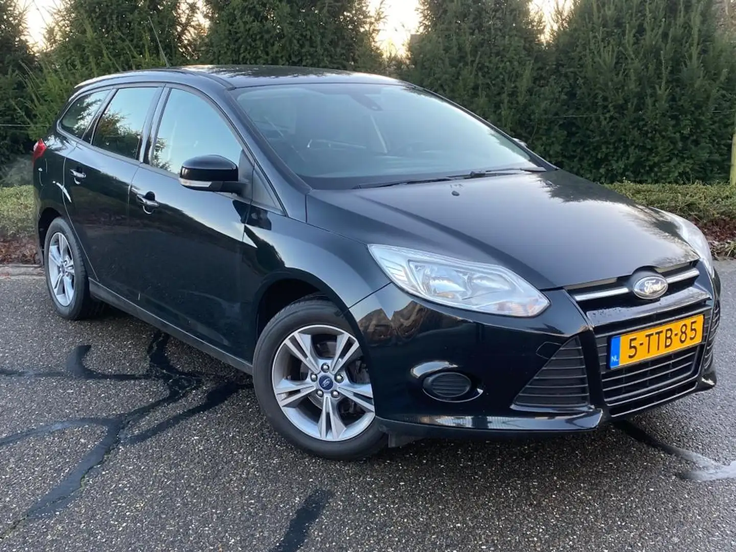 Ford Focus Wagon 1.0 EcoBoost Edition | Navi | Cruise | NAP | Zwart - 2