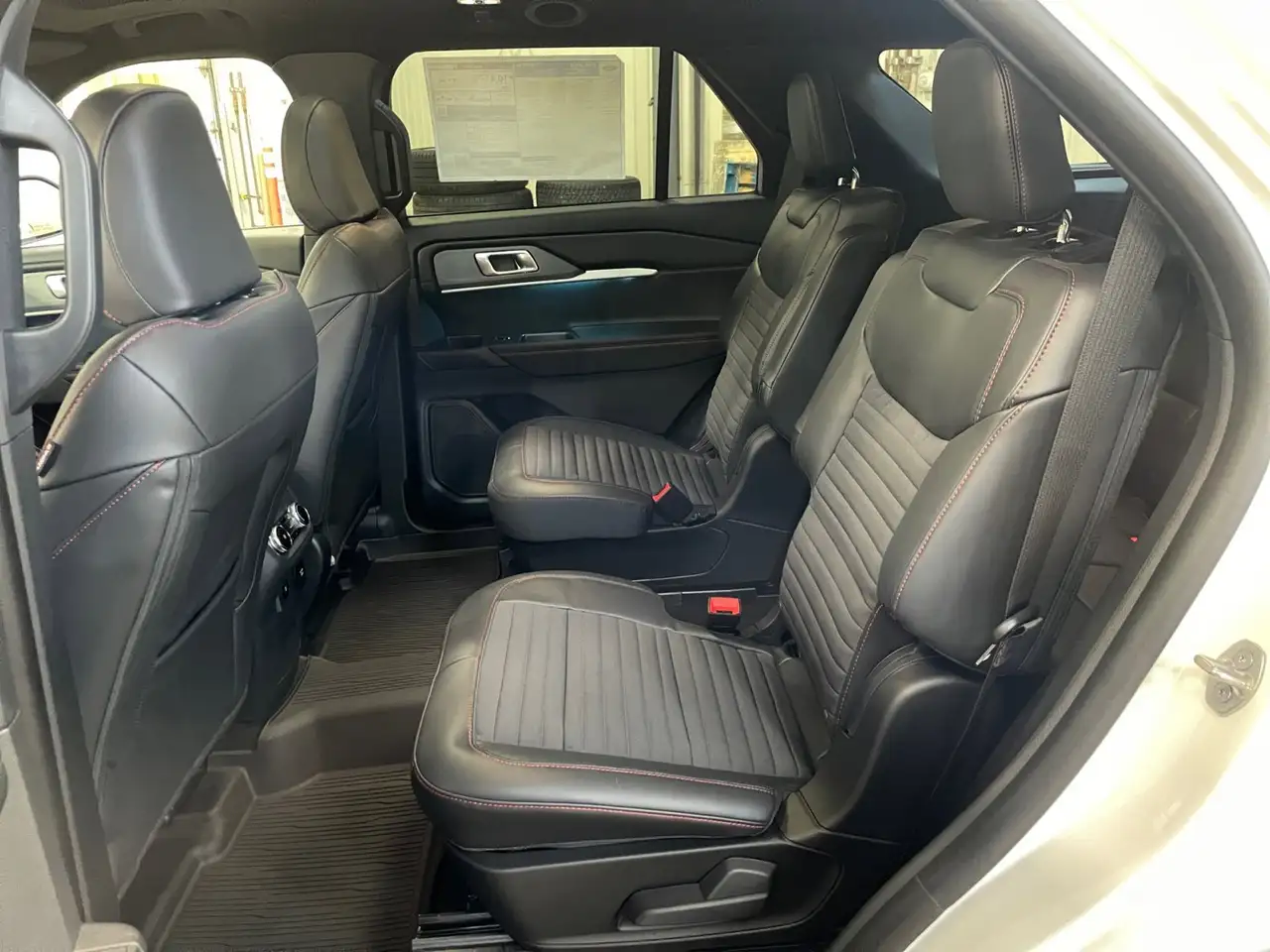 Ford Explorer photo Ford Explorer