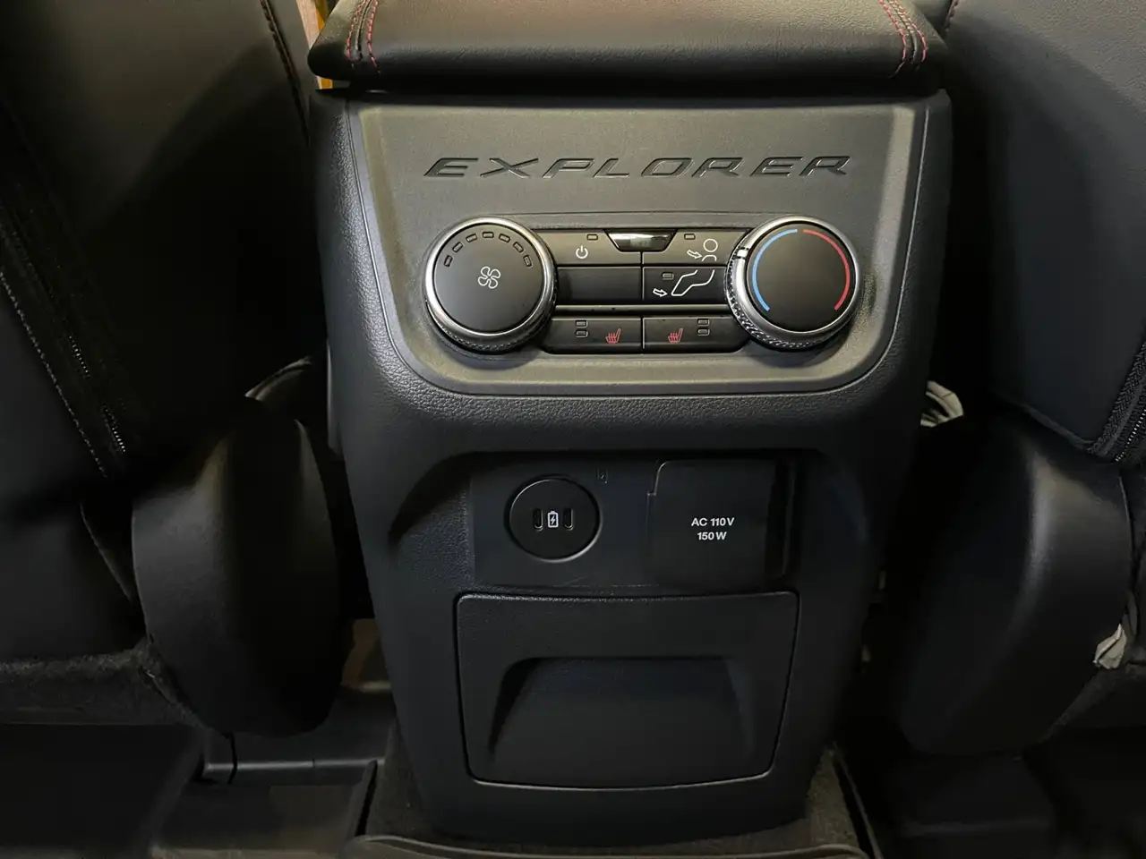 Ford Explorer photo Ford Explorer