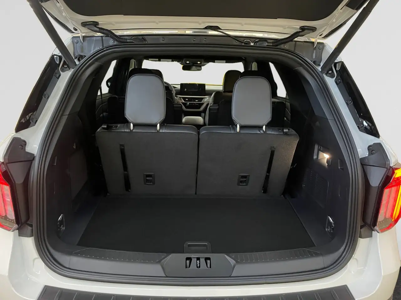 Ford Explorer photo Ford Explorer
