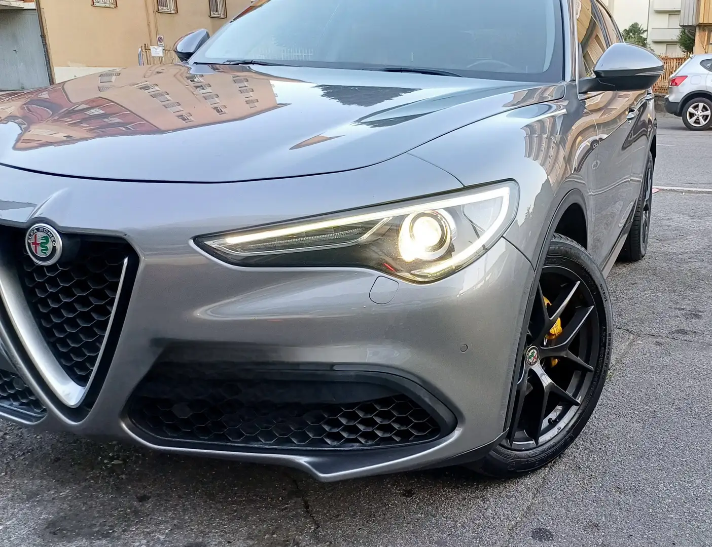 Alfa Romeo Stelvio - 2