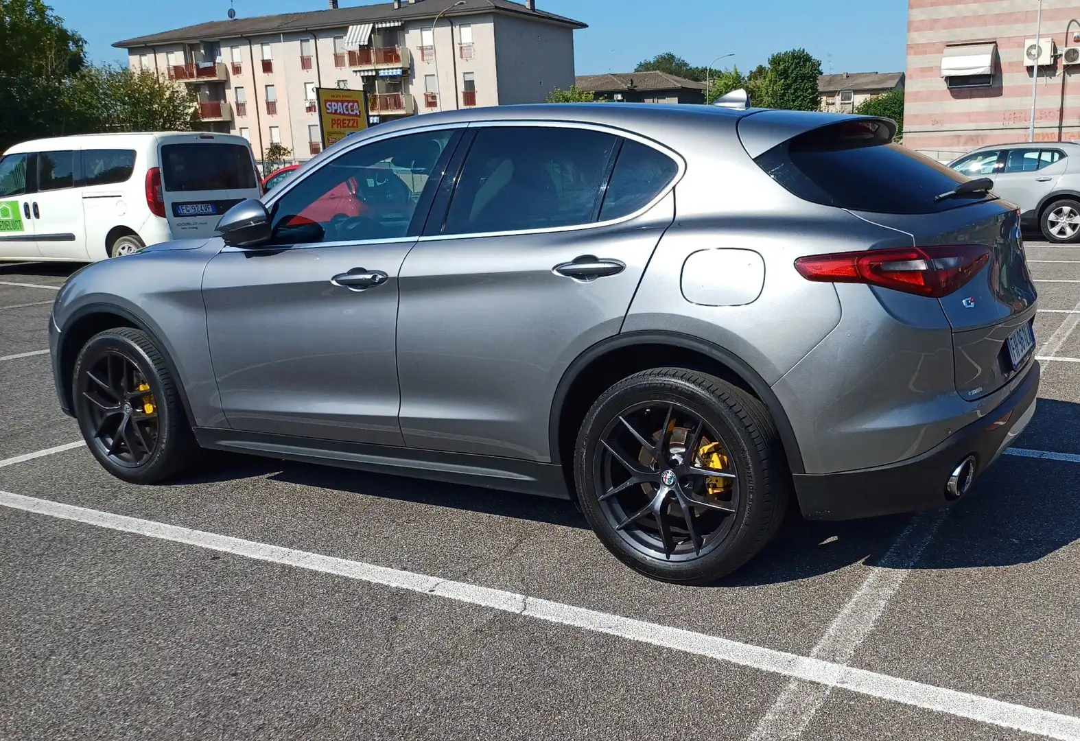 Alfa Romeo Stelvio - 1