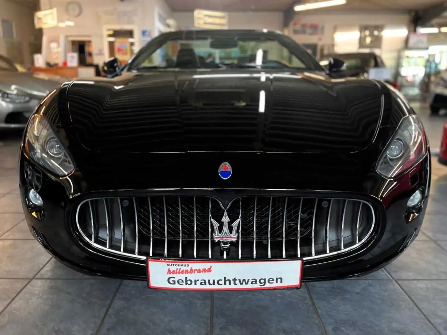 Maserati GranCabrio 4.7 V8  BOSE/20ZOLL/NAVI/SHZ/XENON/ Schwarz - 2