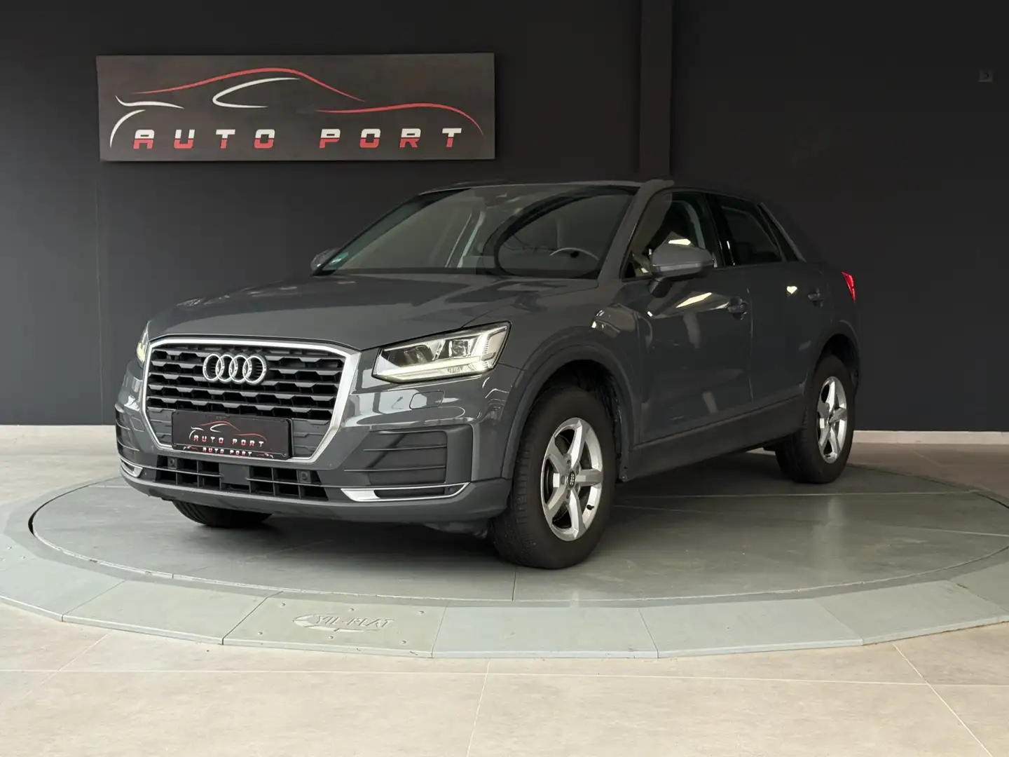 Audi Q2 1,0 TFSI ultra *LED*ACC*SZHZG*LANE*PDC* Gris - 1