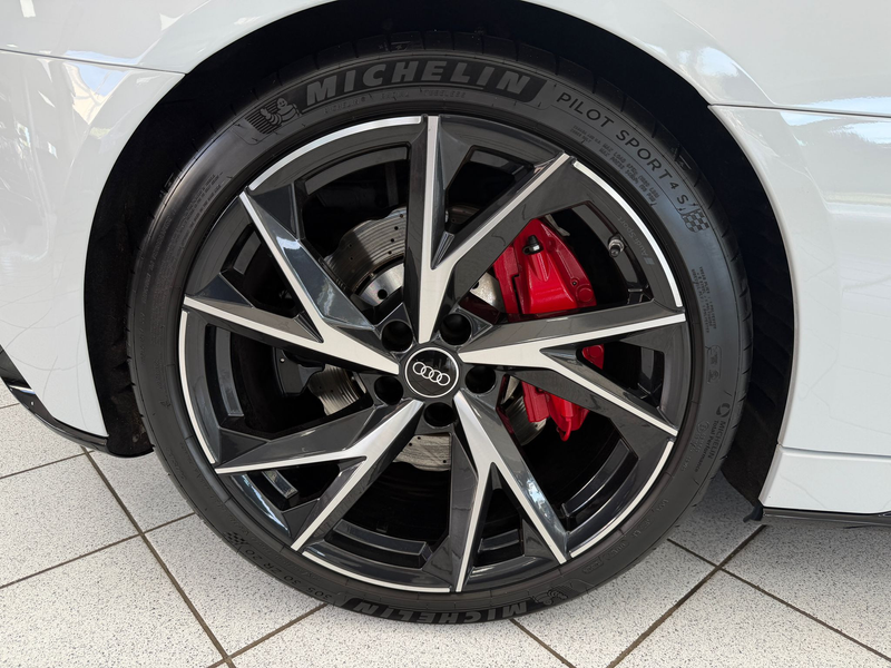Audi R8 Spyder 5.2 FSI RWD Optik-P schwarz exclusive — photo 9