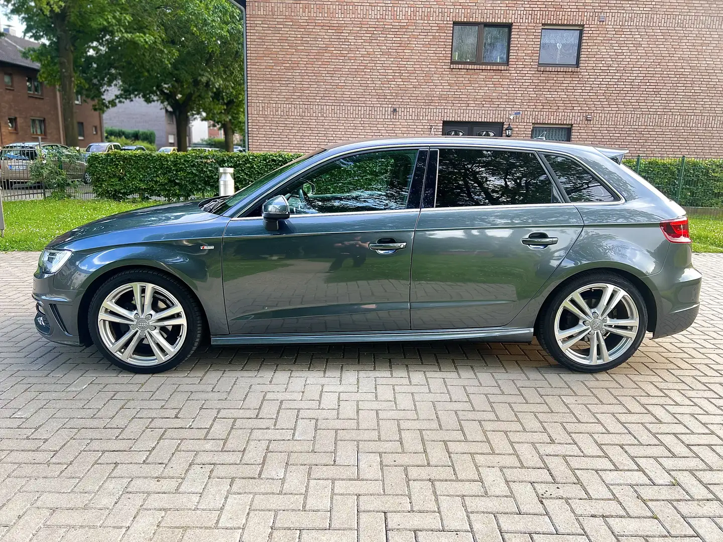 Audi A3 1.4 TFSI cod S-Tronic S-Line*Navi*Xenon*Teilleder Grau - 2