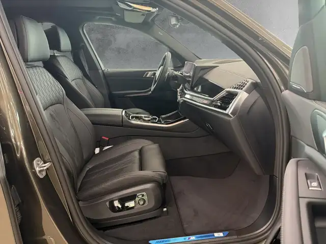 BMW X5 view 11