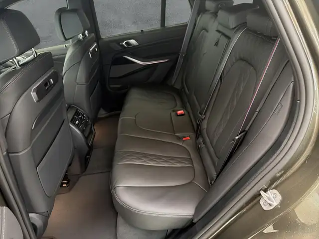 BMW X5 view 13