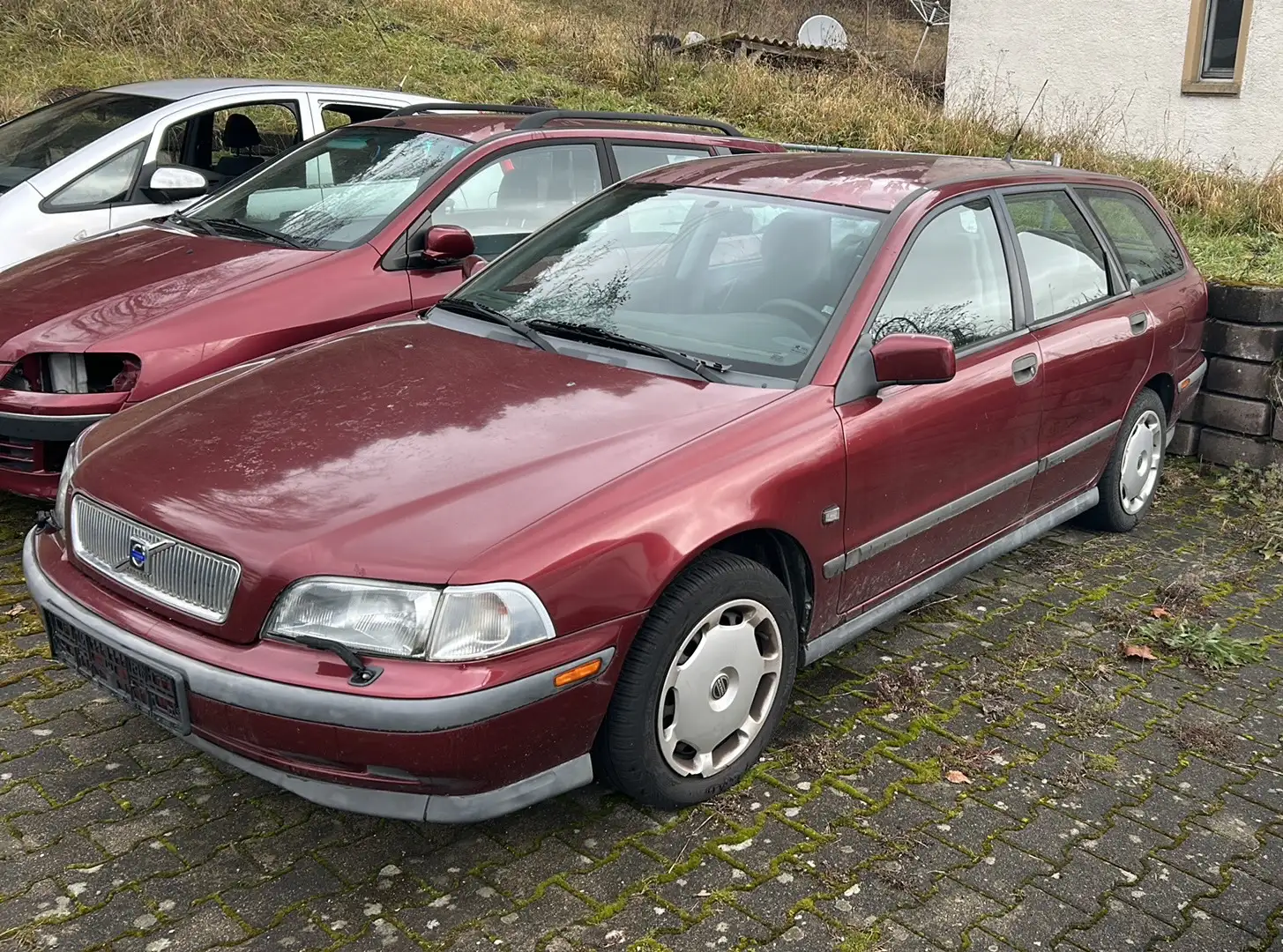 Volvo V40 V40 1.8 Червоний - 1