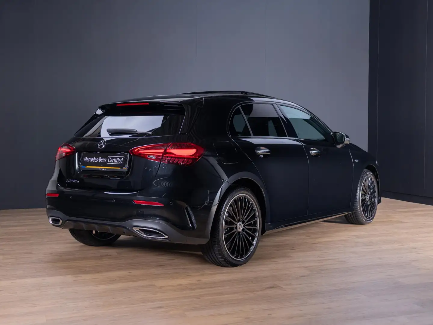 Mercedes-Benz A 250 Hatchback e Business Solution AMG Panorama dak Noir - 2
