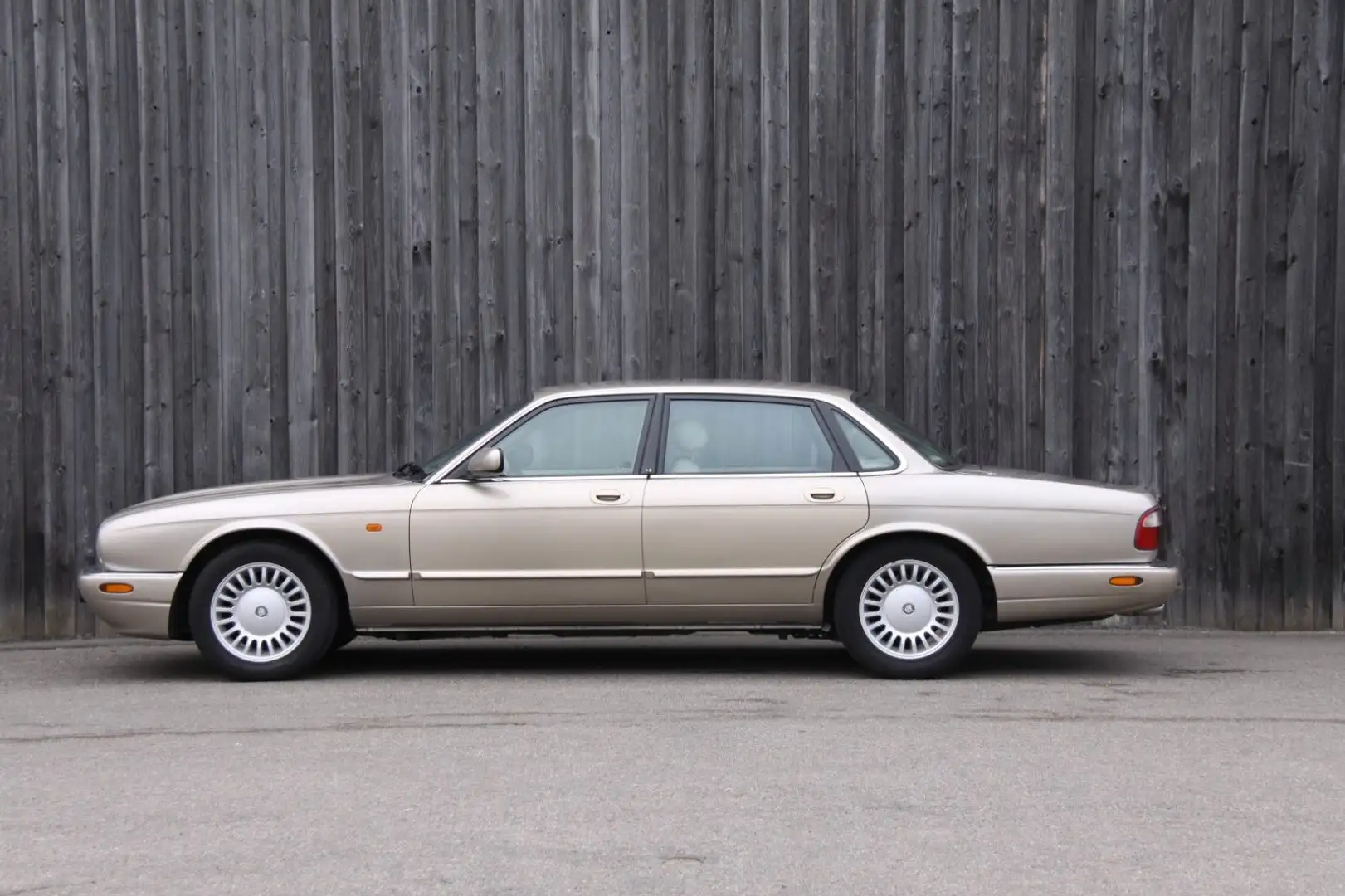 Jaguar XJ 3.2 Executive 1 Jahr Garantie Or - 2