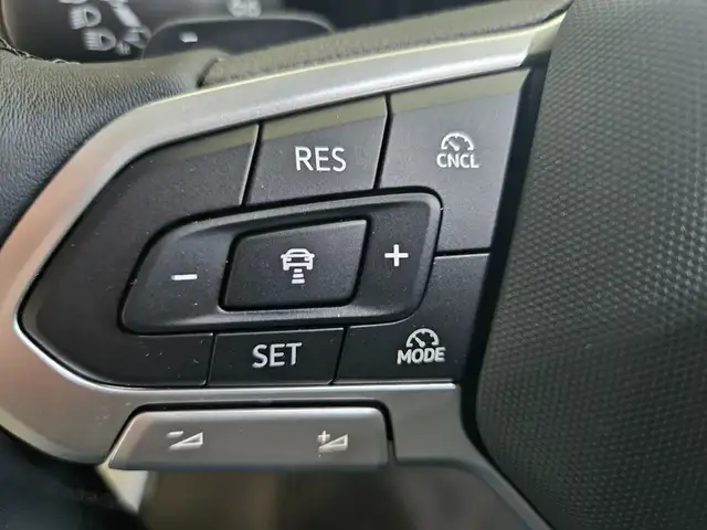 Volkswagen T7 Multivan Edition lang "7Sitze, AHV, Navi, Standheizung" Ansicht 11