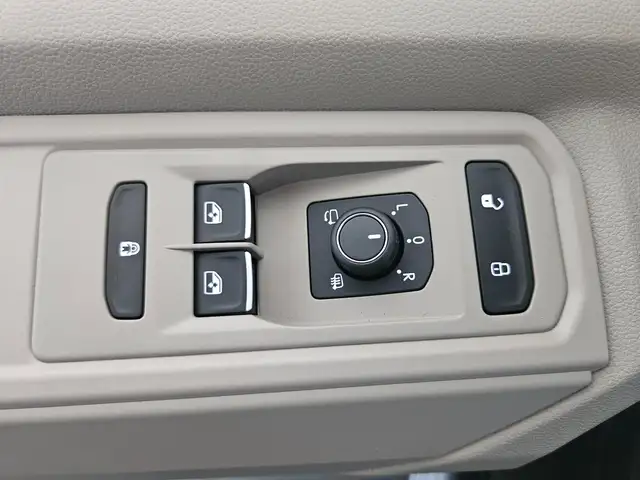 Volkswagen T7 Multivan Edition lang "7Sitze, AHV, Navi, Standheizung" Ansicht 8