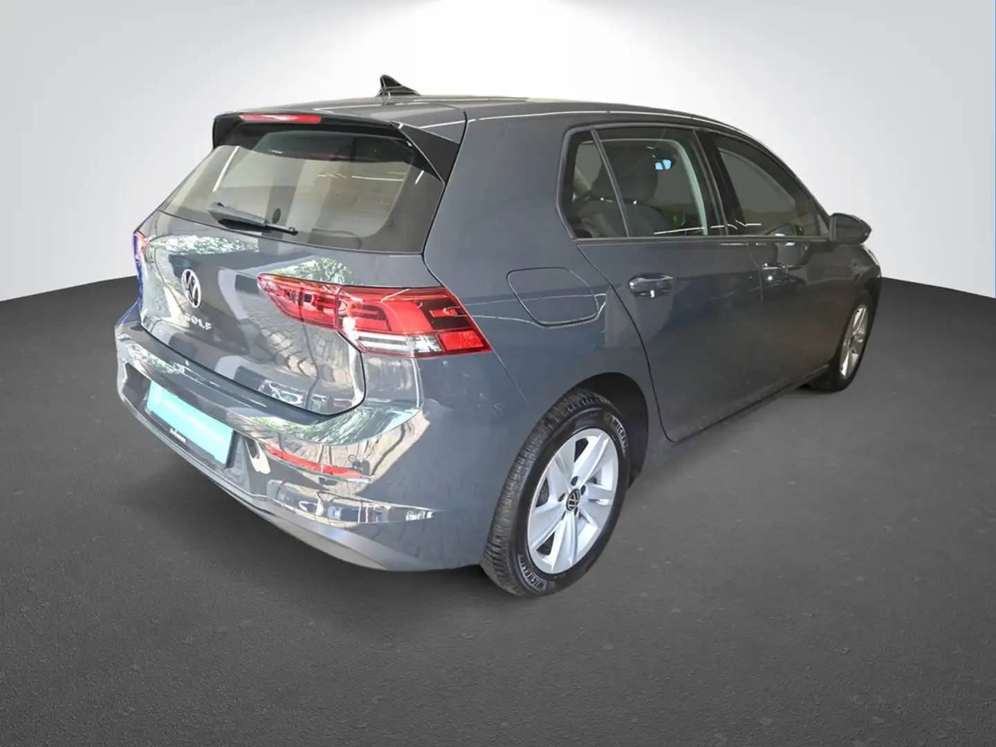 Volkswagen Golf VIII Lim 1.5 TSI Life PDC Kamera LED SzHzg Grau - 2