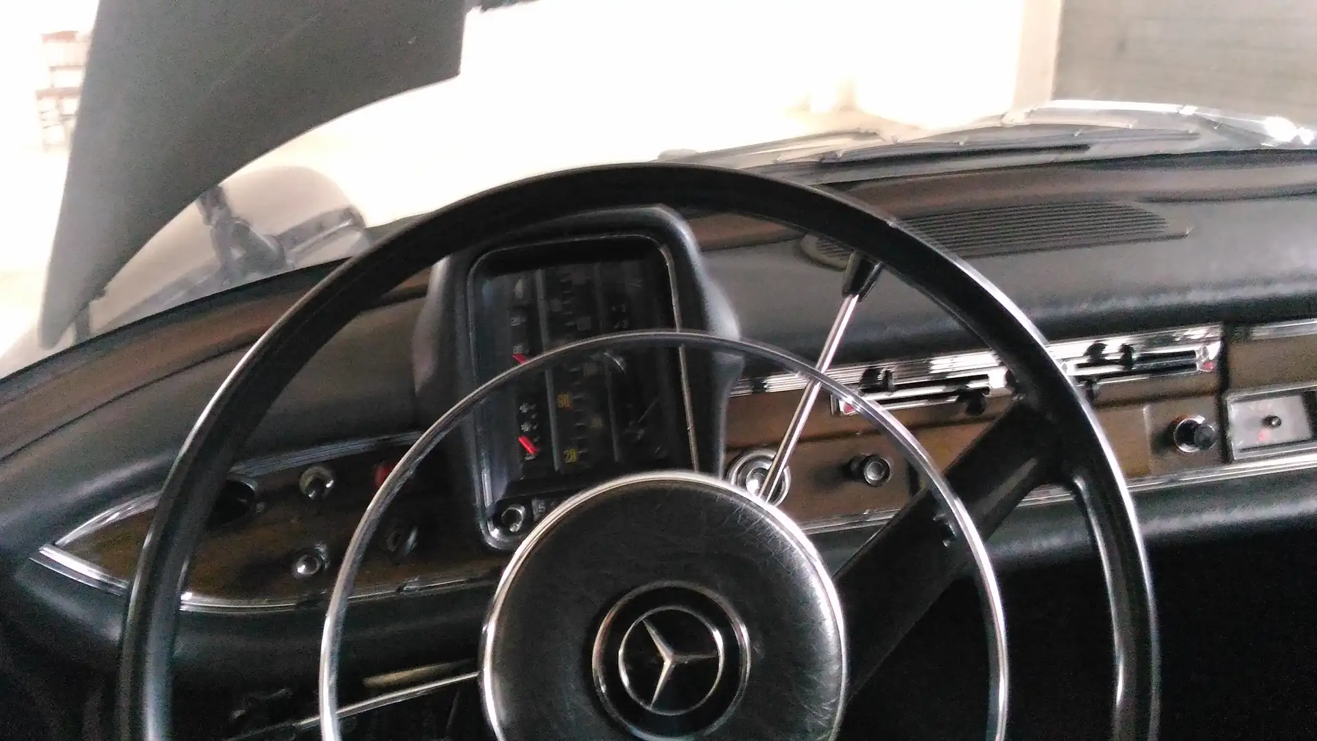 Mercedes-Benz 220 w111 Czarny - 2