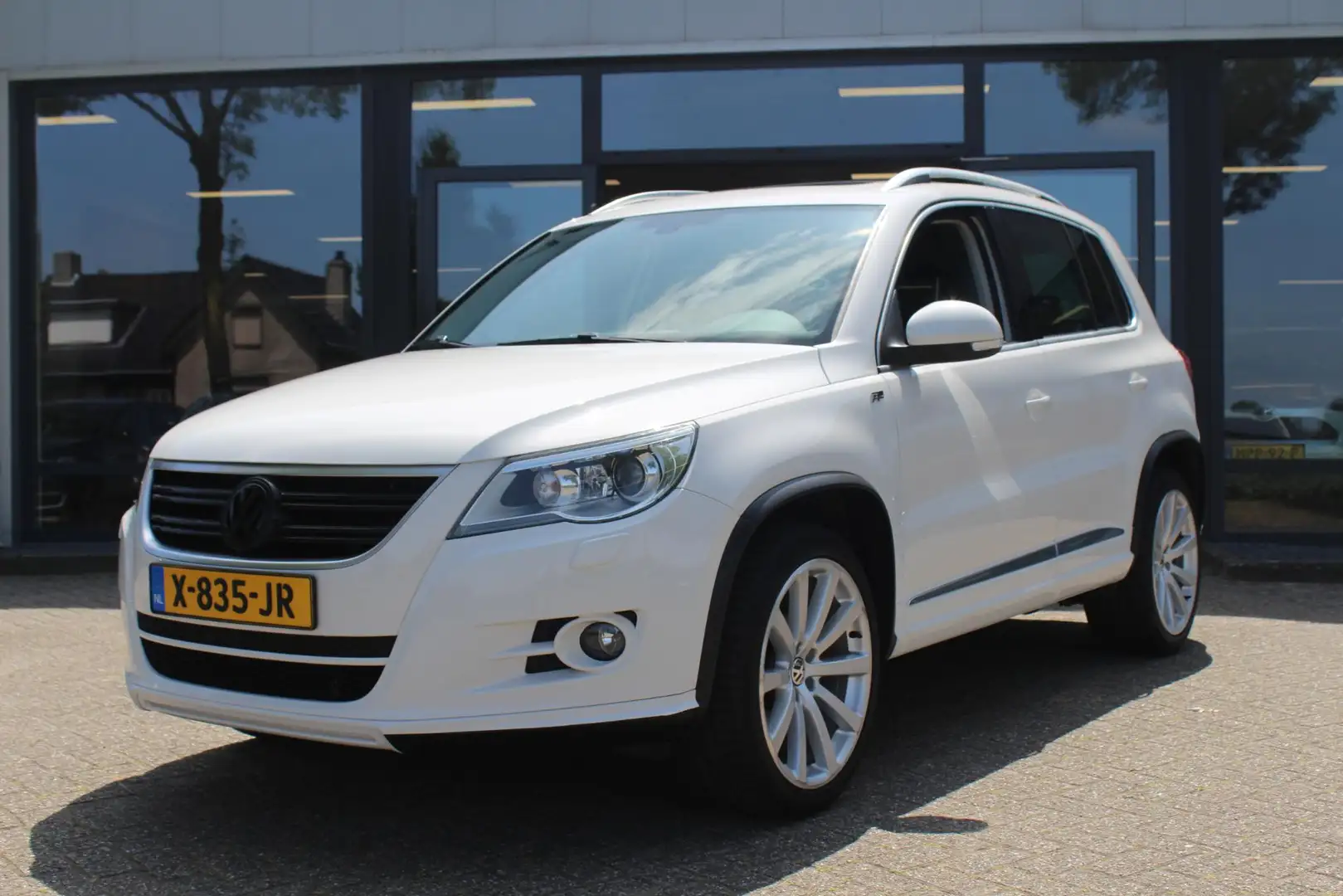 Volkswagen Tiguan 2.0 TSI Sport&Style 4Motion Wit - 2