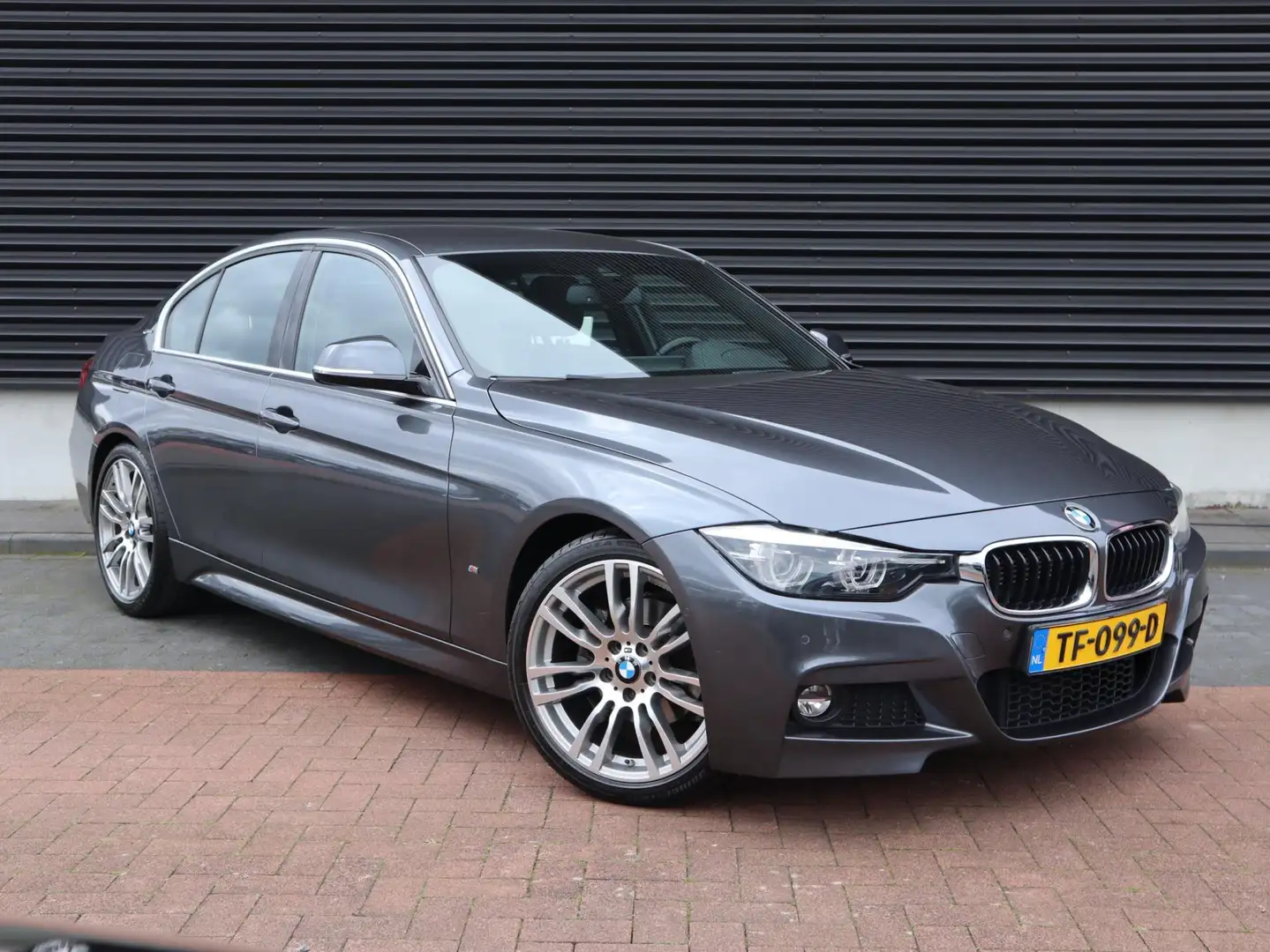 BMW 330 3-serie 330e Edition M Sport Shadow Executive | Le Grey - 2