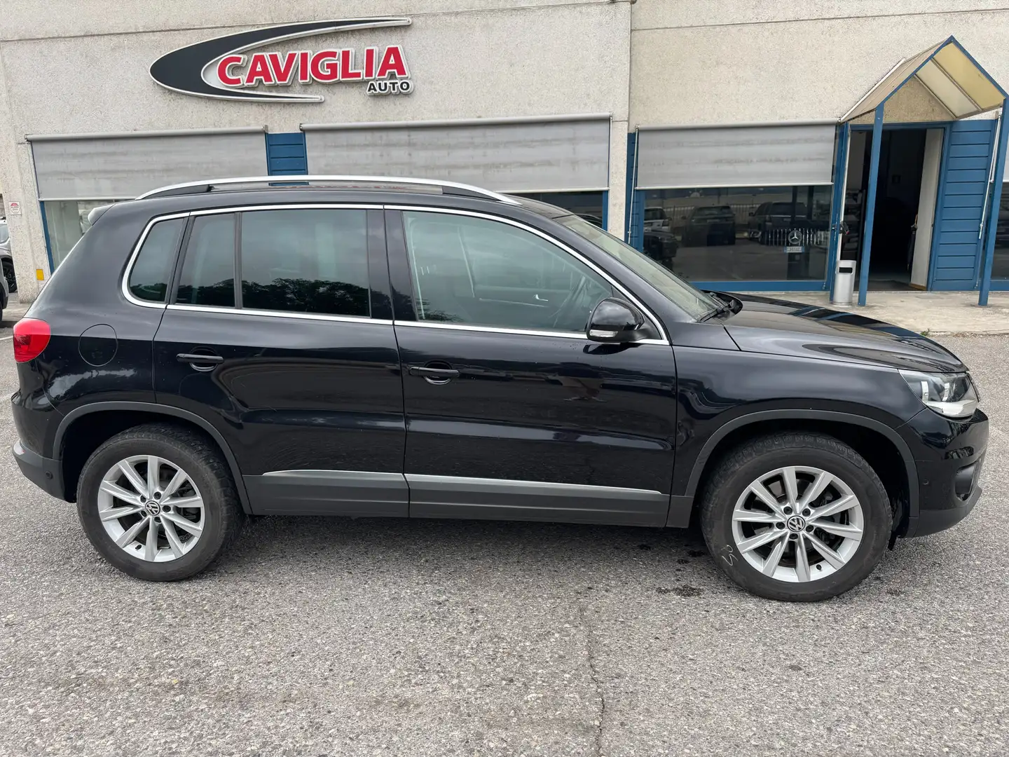 Volkswagen Tiguan 4MOTION Nero - 2