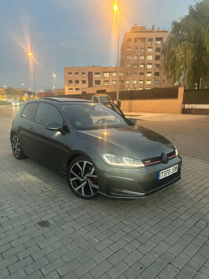 Volkswagen Golf GTI