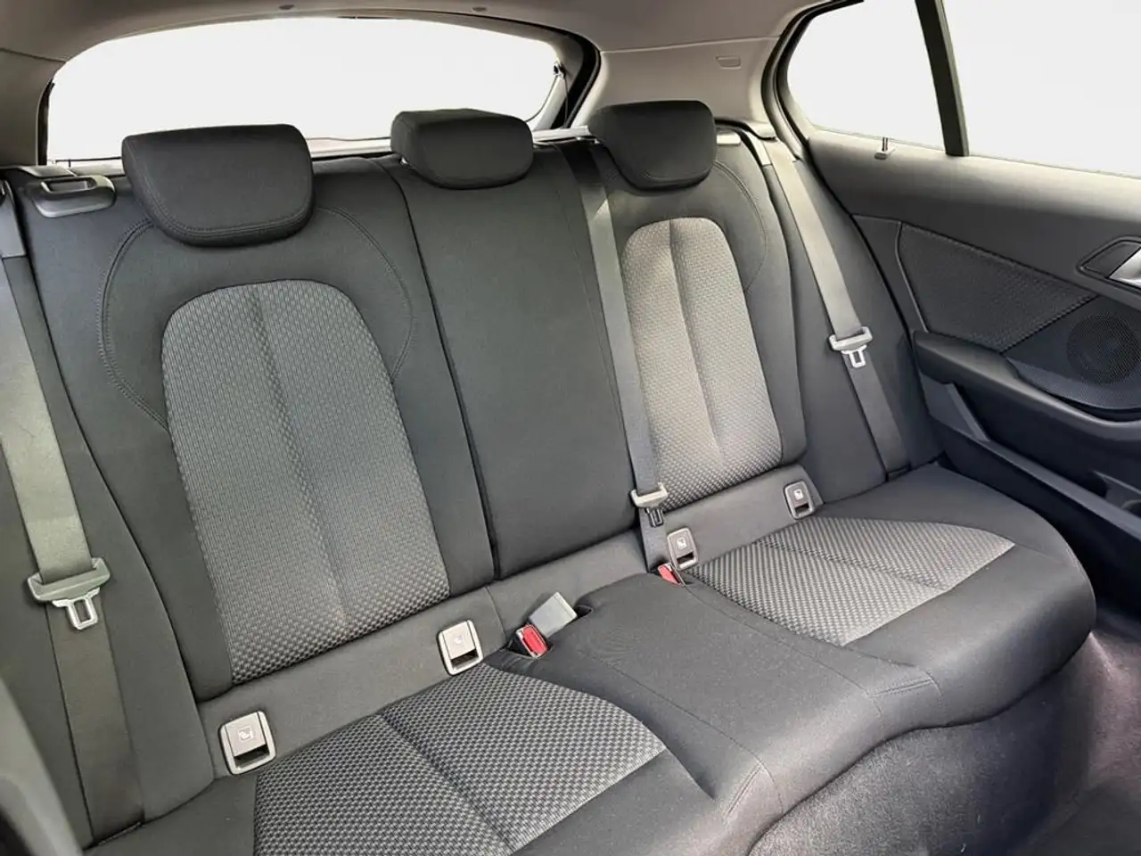 BMW 118 Advantage, миниатюра 15