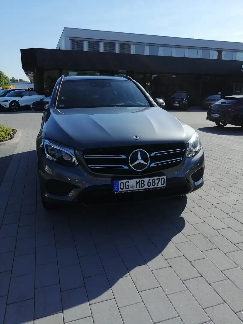 Mercedes-Benz 250 Mercedes-Benz GLC 250 dMatic 9G-TRONlC AMG Line Grau - 2