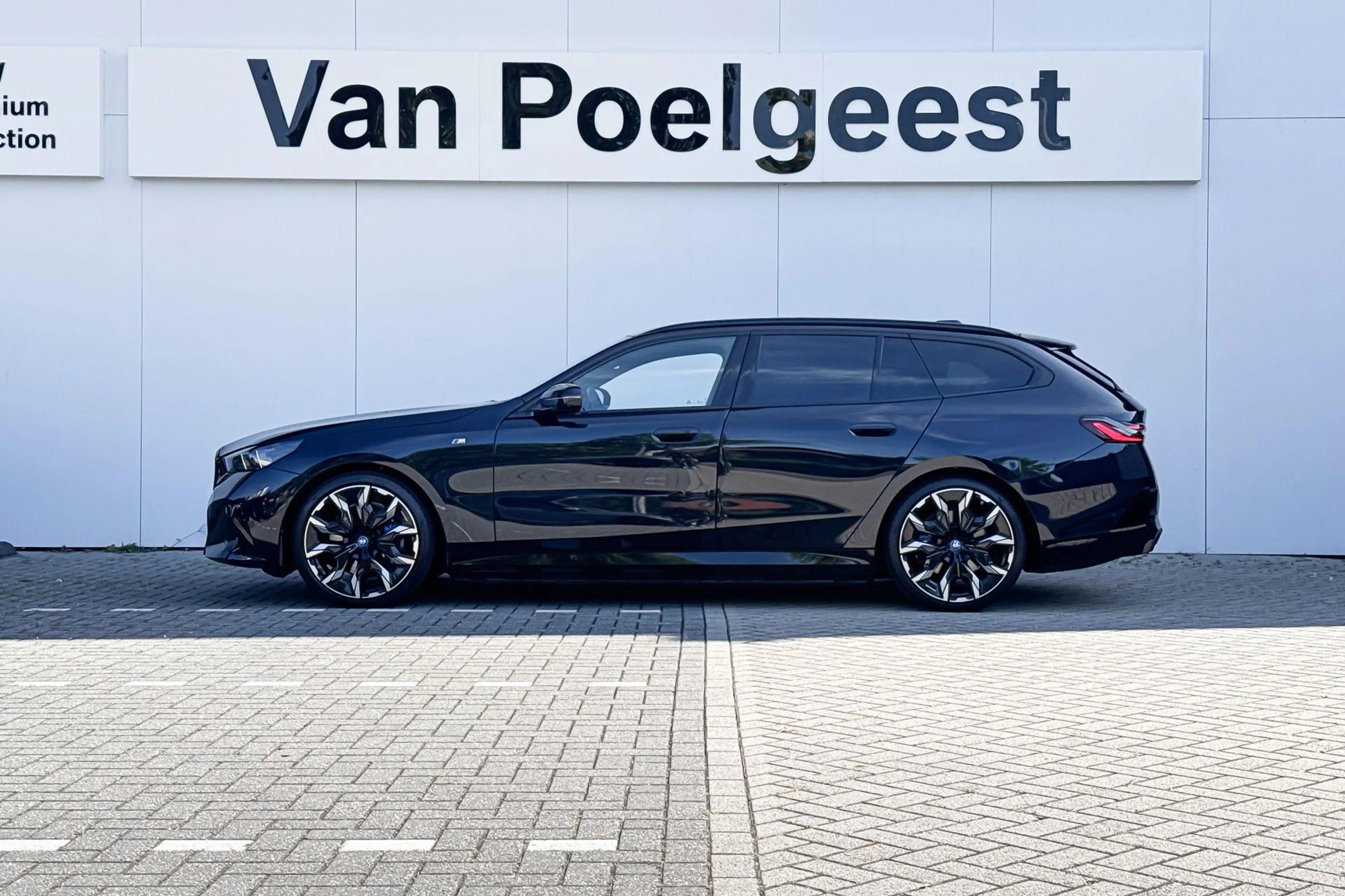 BMW i5 Touring eDrive40 M Sport  | Bowers & Wilkins | Tra — photo 2