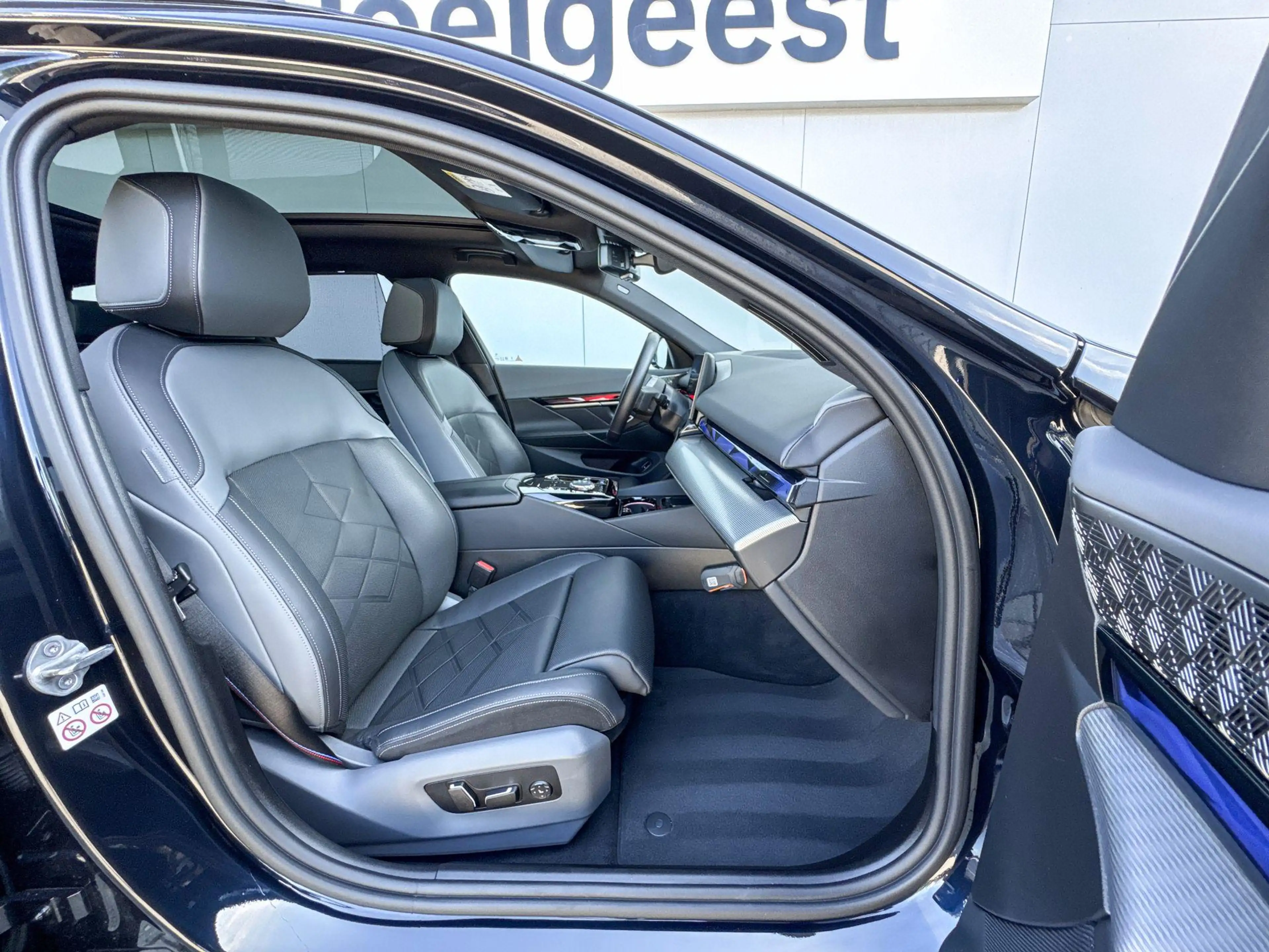 BMW i5 Touring eDrive40 M Sport  | Bowers & Wilkins | Tra — photo 6