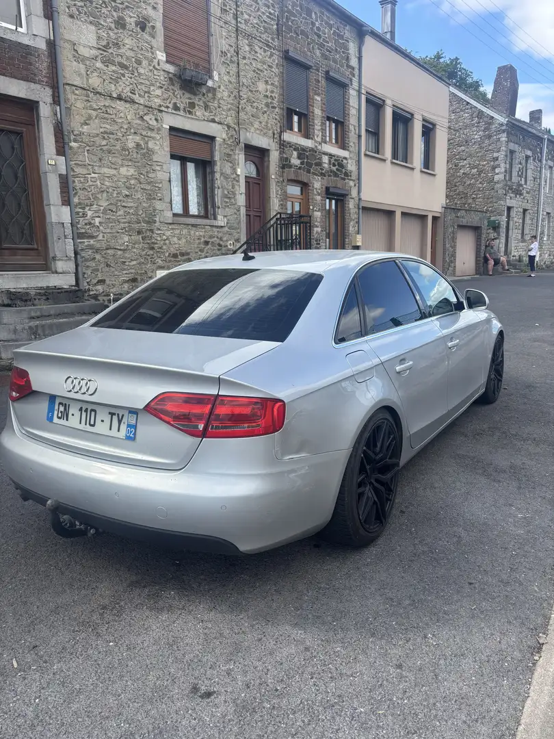 Audi A4 2.0 TDi 16v S line - 1