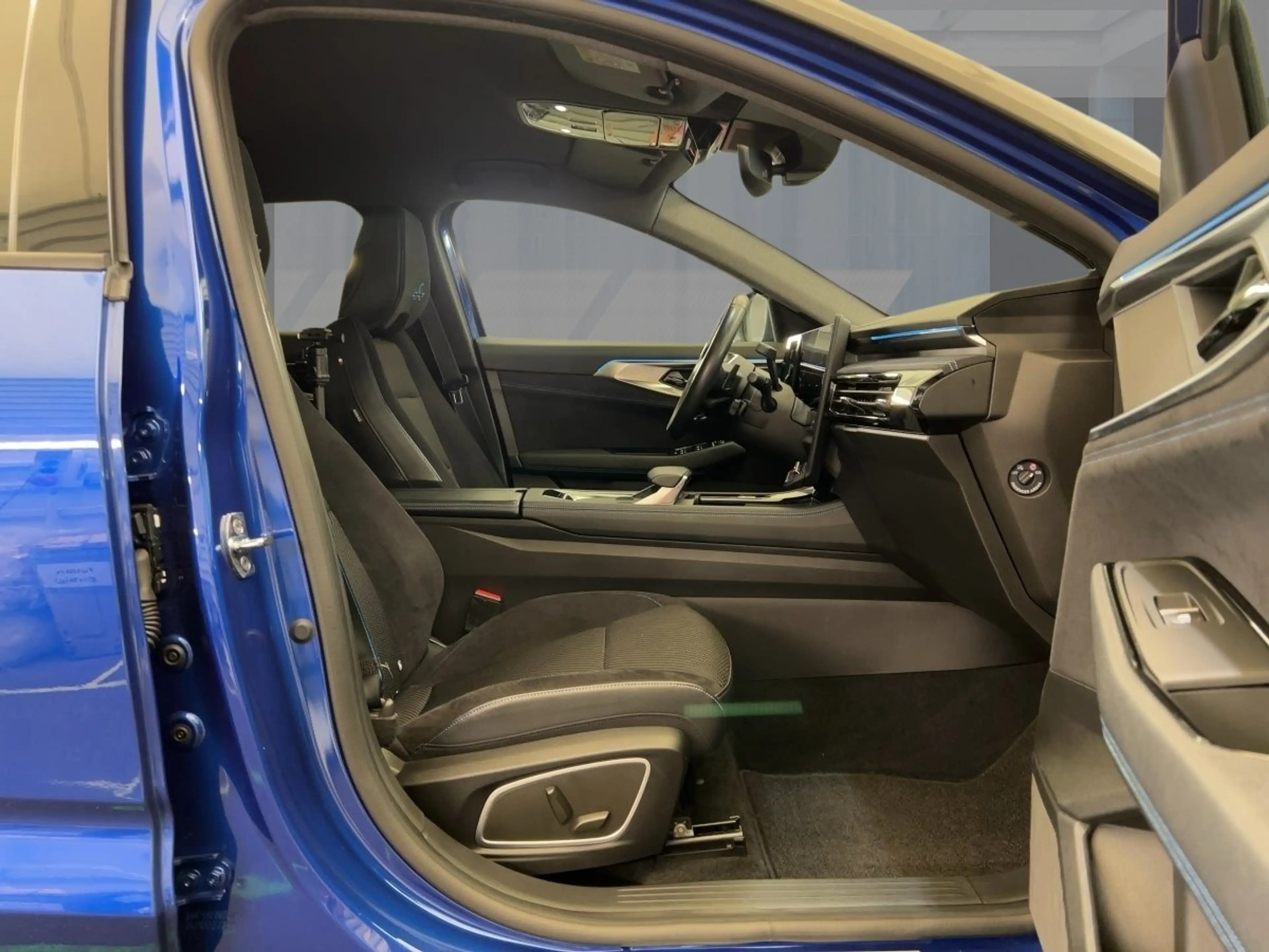 Renault Austral ESPRIT ALPINEH TCe 160 AUTOMATIK RÜCKFAHRKAMERA — photo 8