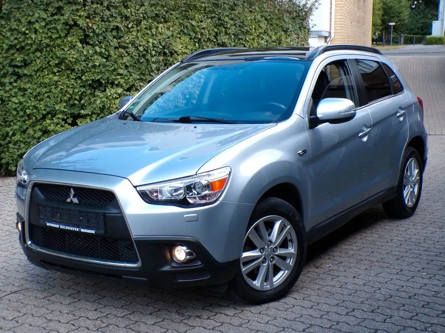 Mitsubishi ASX 1.8 Instyle 4WD/Pano/Navi/Kamera/Leder/Xenon Silber - 1