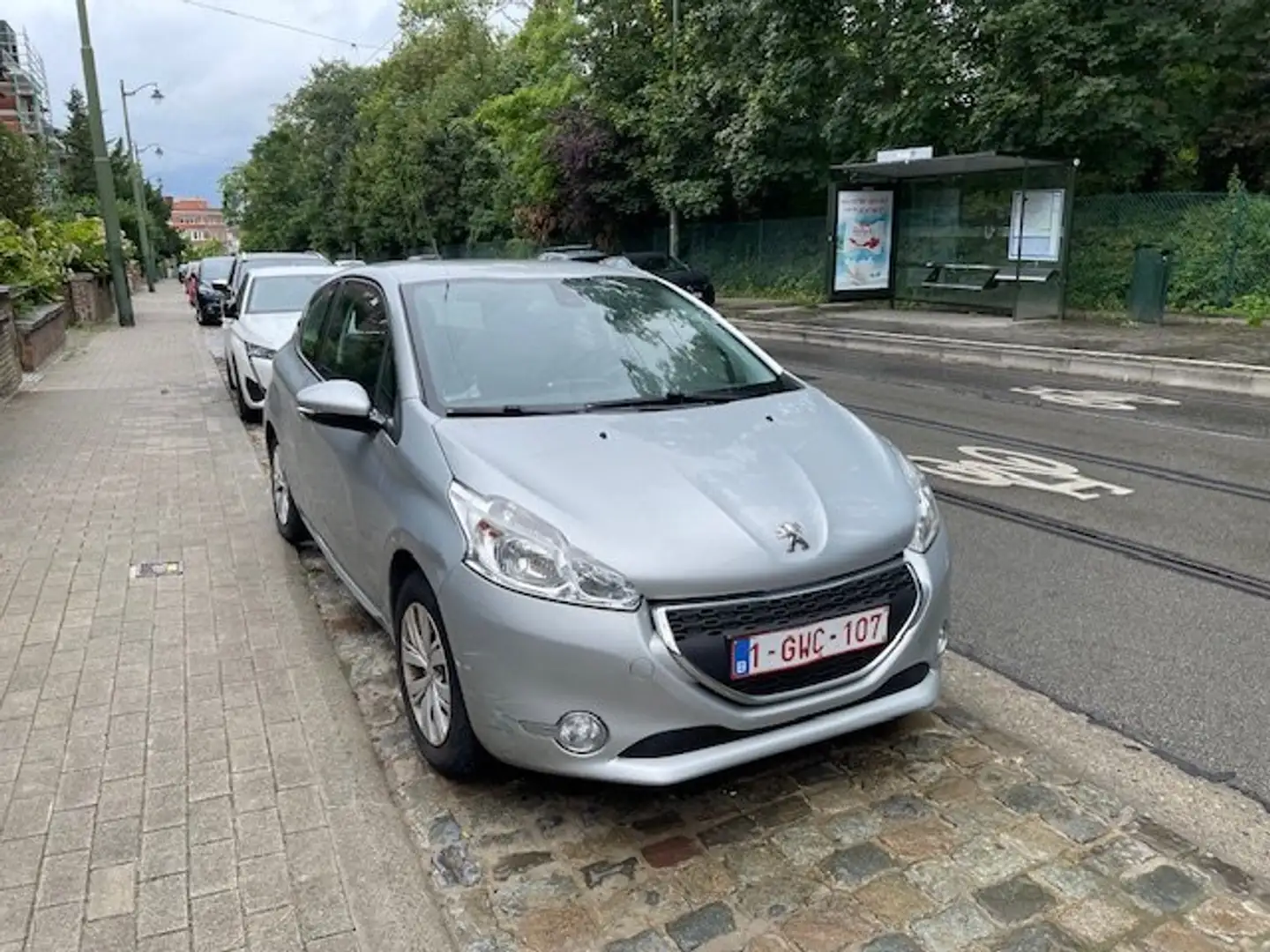 Peugeot 208 208+1.2i+Style Argent - 2