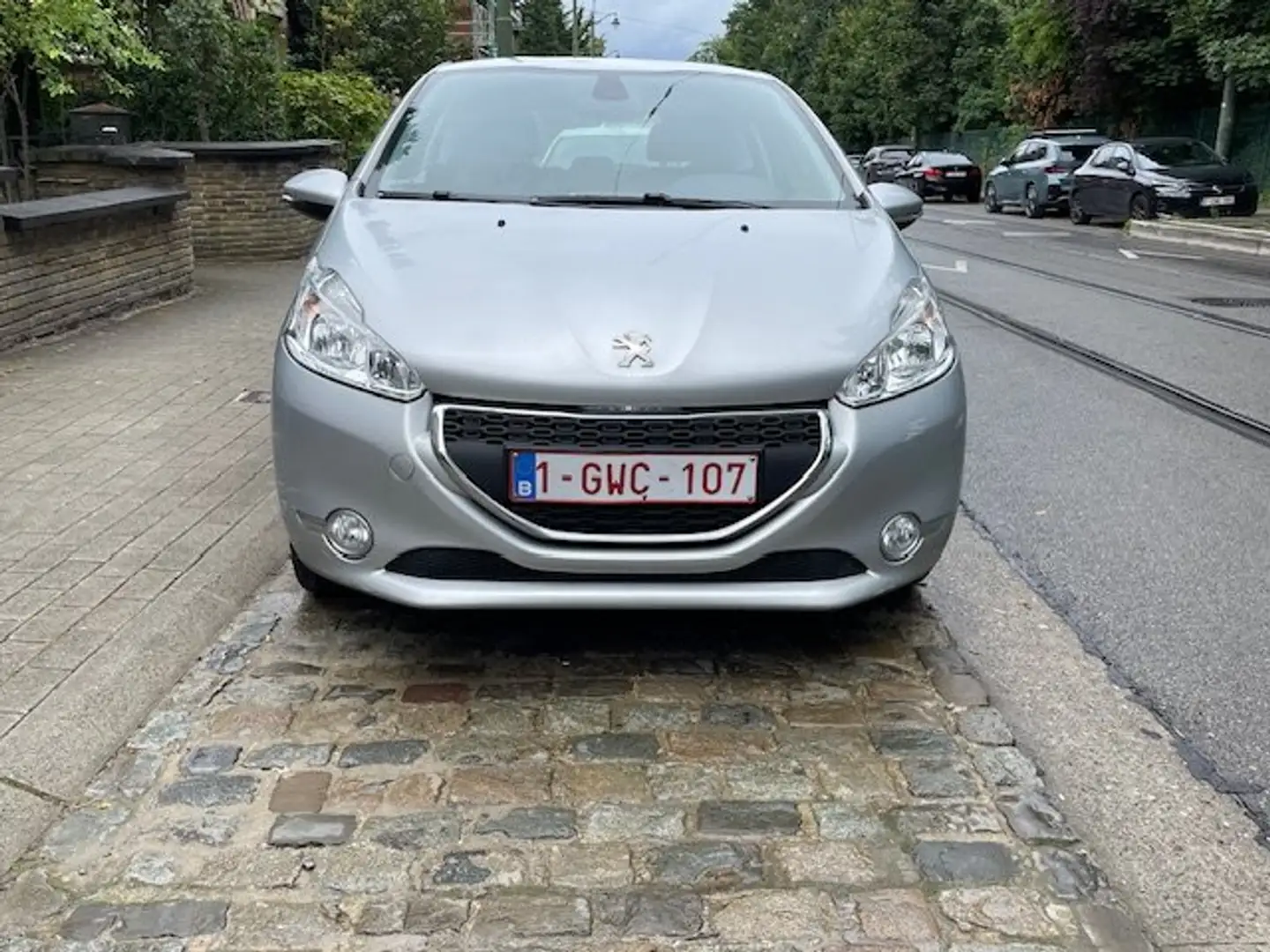 Peugeot 208 208+1.2i+Style Argent - 1