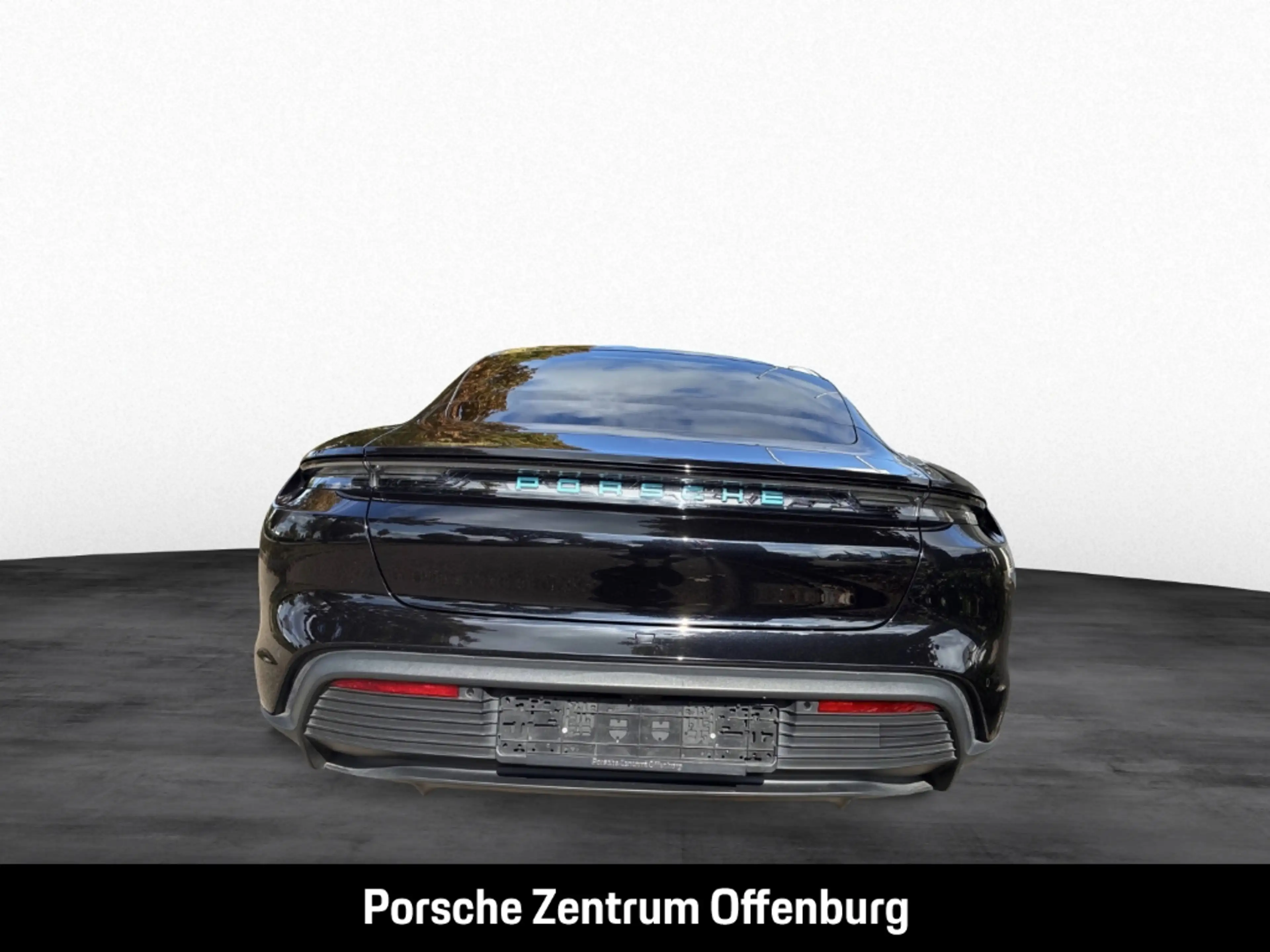 Porsche Taycan — photo 6