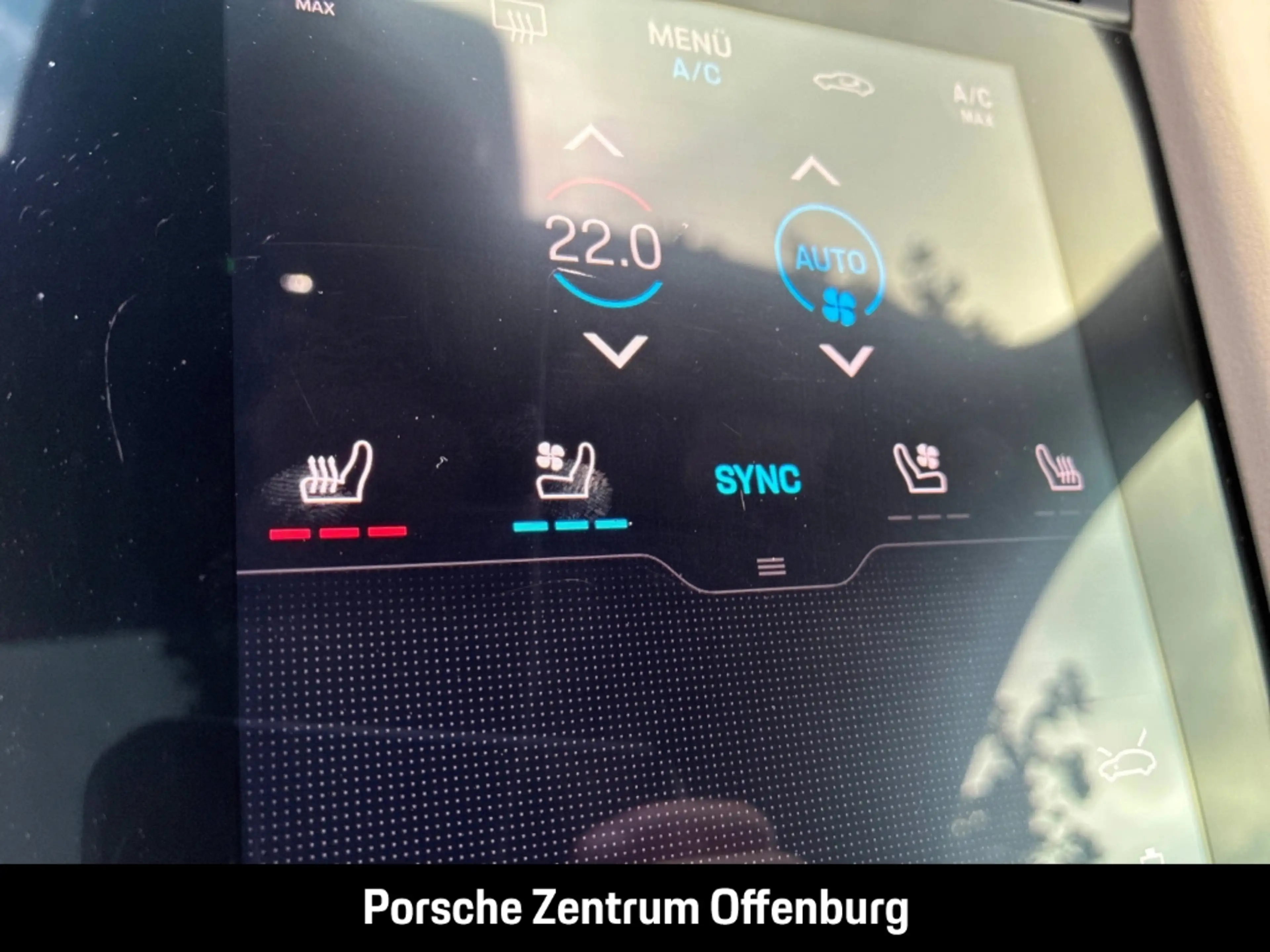 Porsche Taycan — photo 15