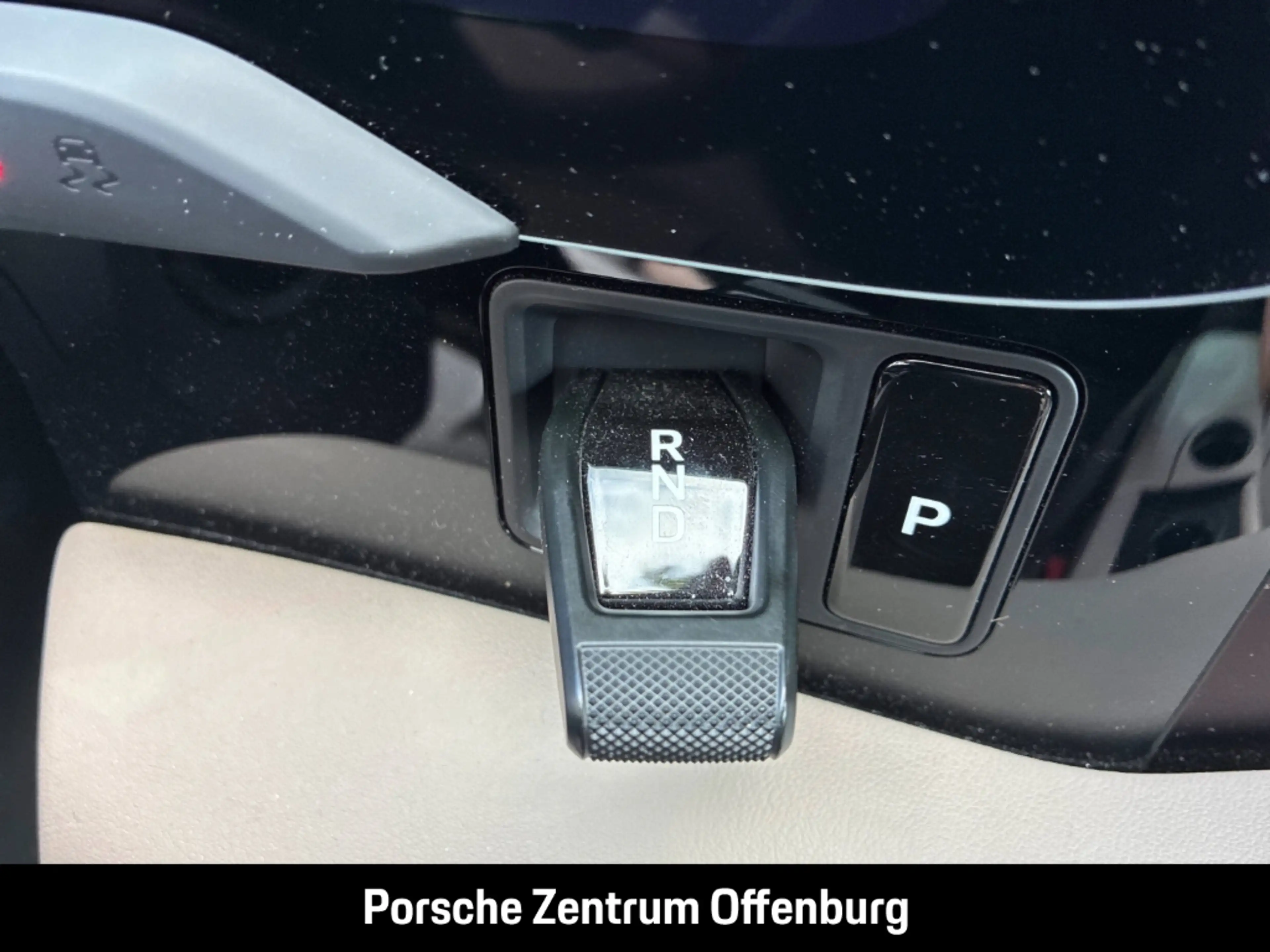 Porsche Taycan — photo 12